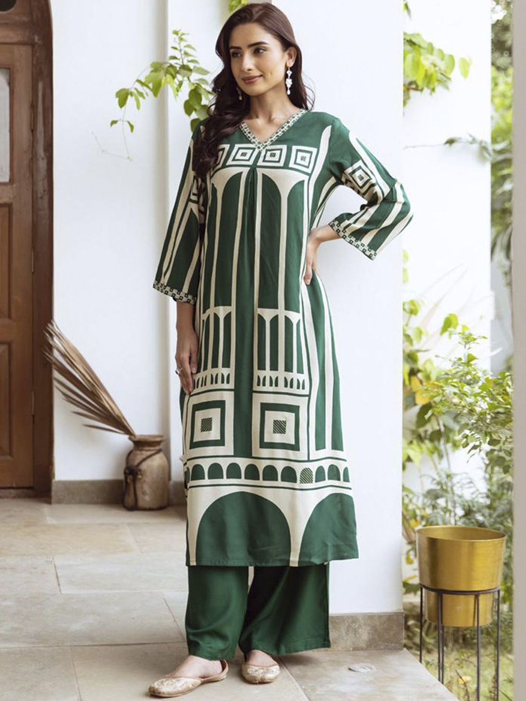 Dhiyona IE Geometric Printed Kurta with Palazzos