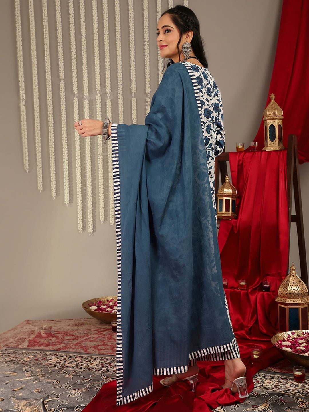 Dhiyona VA Women'sFloral Printed V-Neck Pure Cotton Empire A-Line Kurta & Palazzo With Dupatta