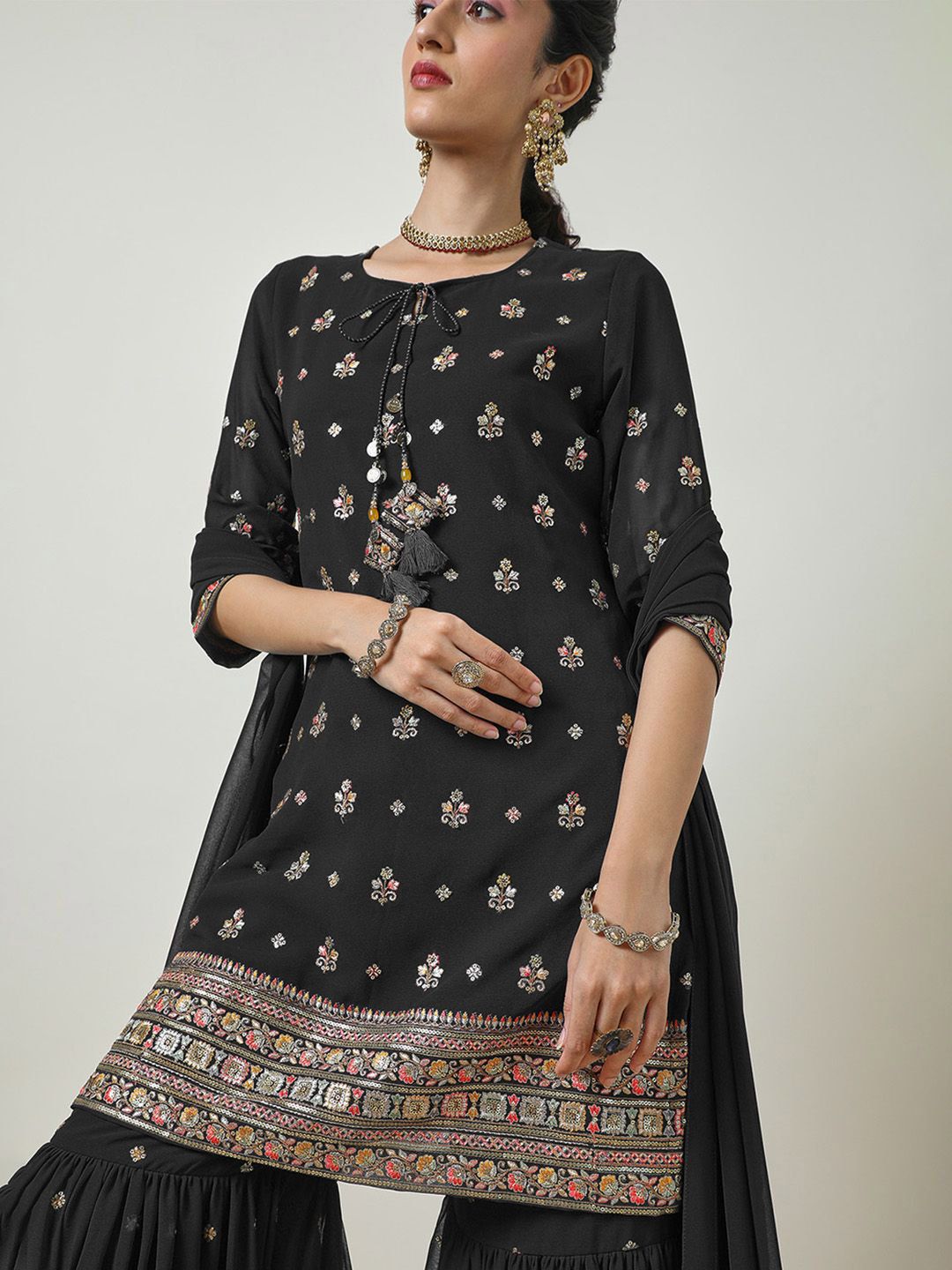 Dhiyona SO Women's Women Floral Regular Thread Work Kurta with Sharara & With Dupatta