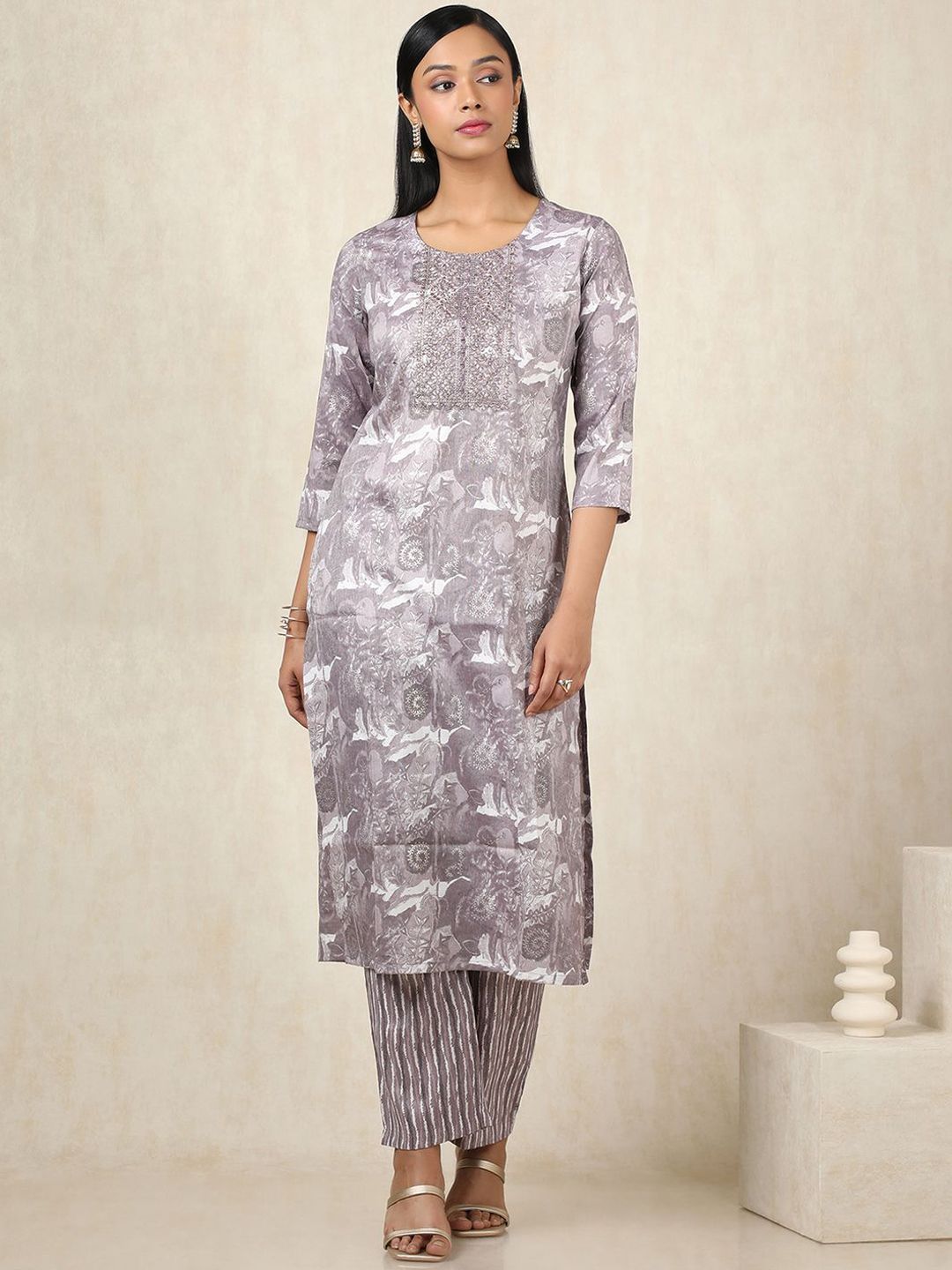 Dhiyona SO Women's Ethnic Motifs Printed Thread Work Round Neck Straight Kurta With Trousers