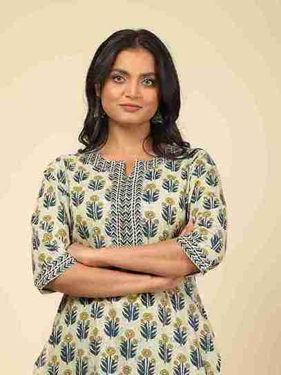 Women's Cotton Off White Straight Kurta