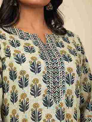 Women's Cotton Off White Straight Kurta