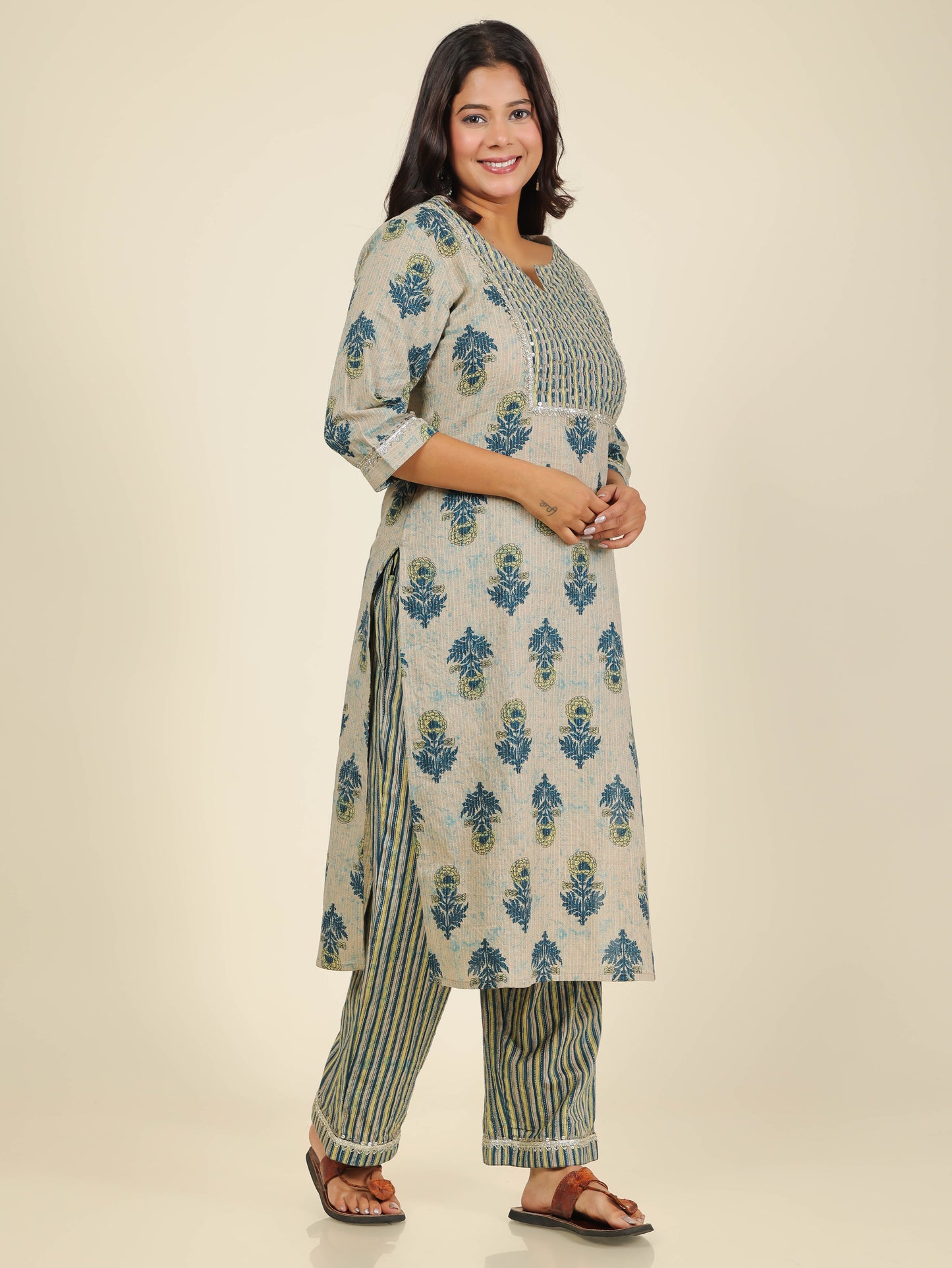 Women's Cotton Beige Straight Kurta
