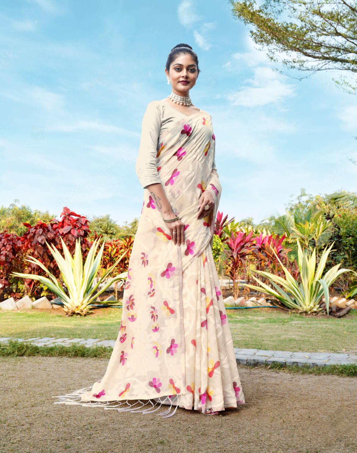 Dhiyona GR Women's Aalekha Bone White Soft Cotton Jamdani Saree