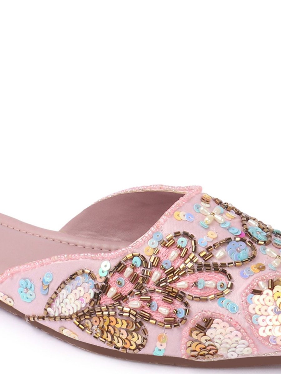 Dhiyona AK Women Embellished Ethnic Ballerinas Flats