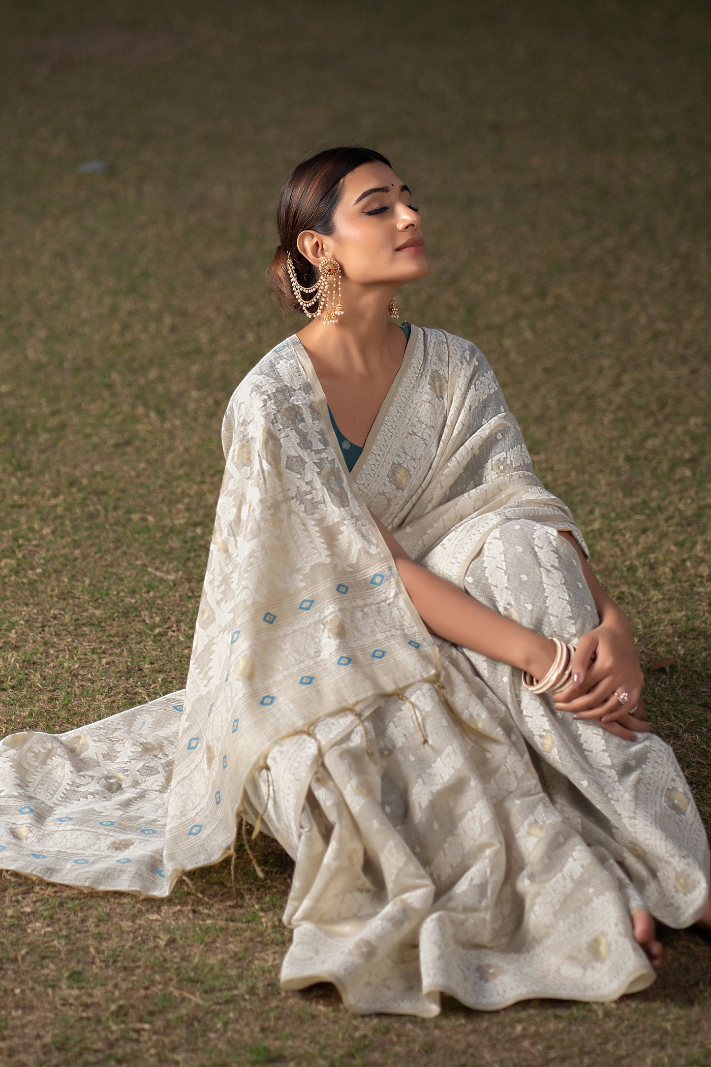 Dhiyona GR Women's Adah Aquamarine Teal Blue Mul Cotton Chanderi Jamdani Saree With Contrast Blouse