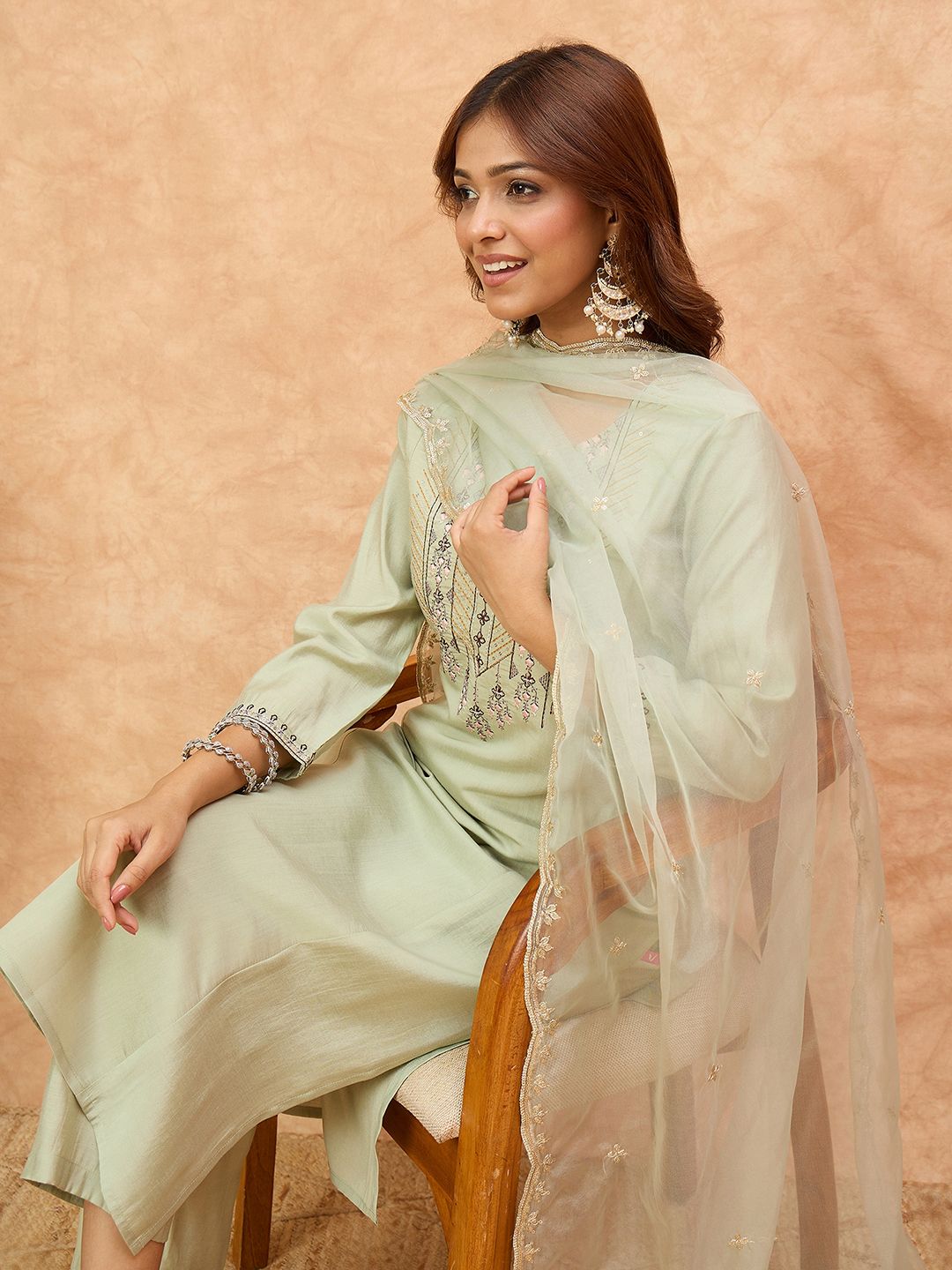 Dhiyona VA Women'sEthnic Motifs Yoke Design Thread Work Straight Kurta With Trousers & Dupatta