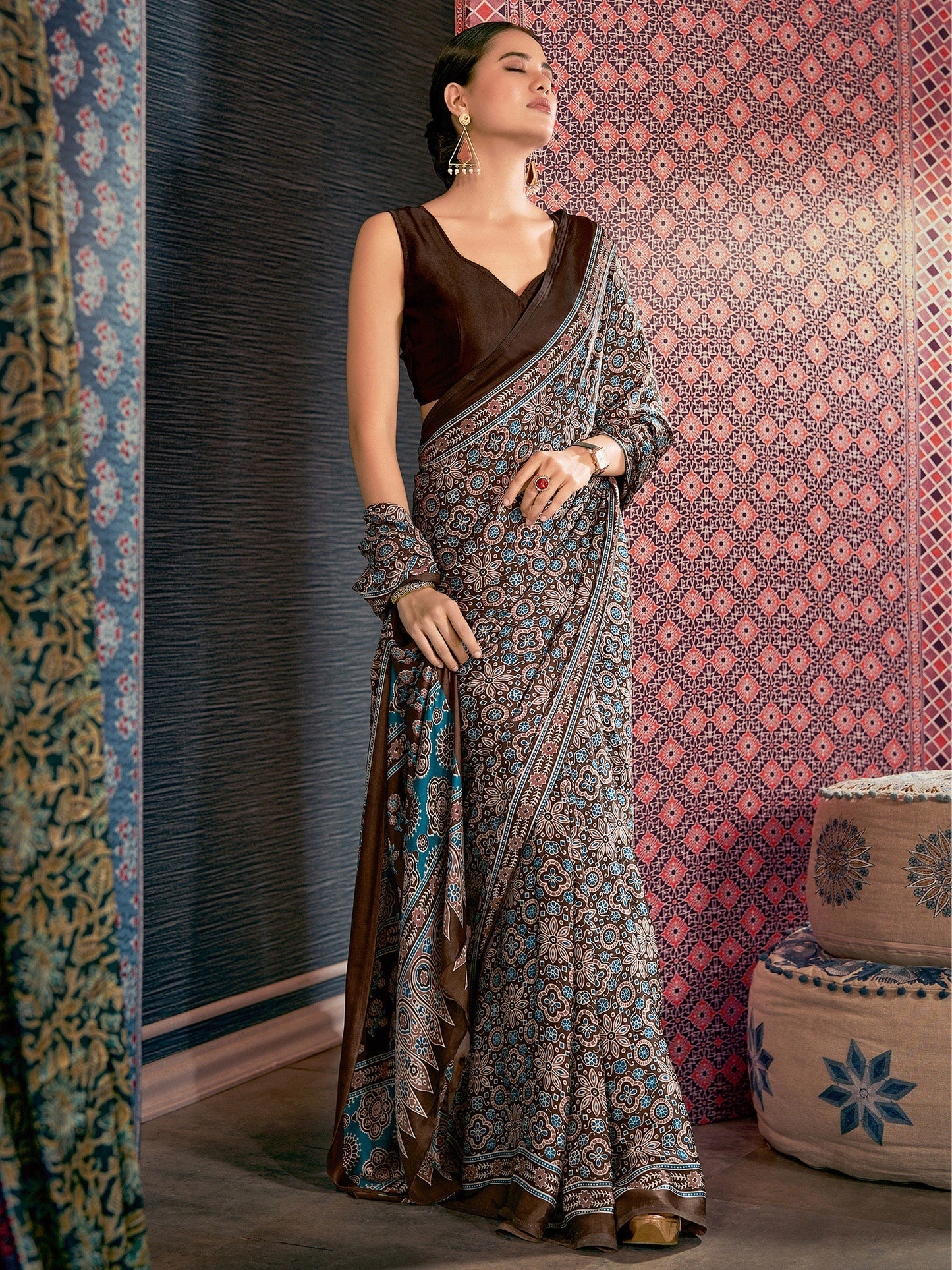 Women's Crepe Brown Digital Print Designer Saree With Blouse Piece