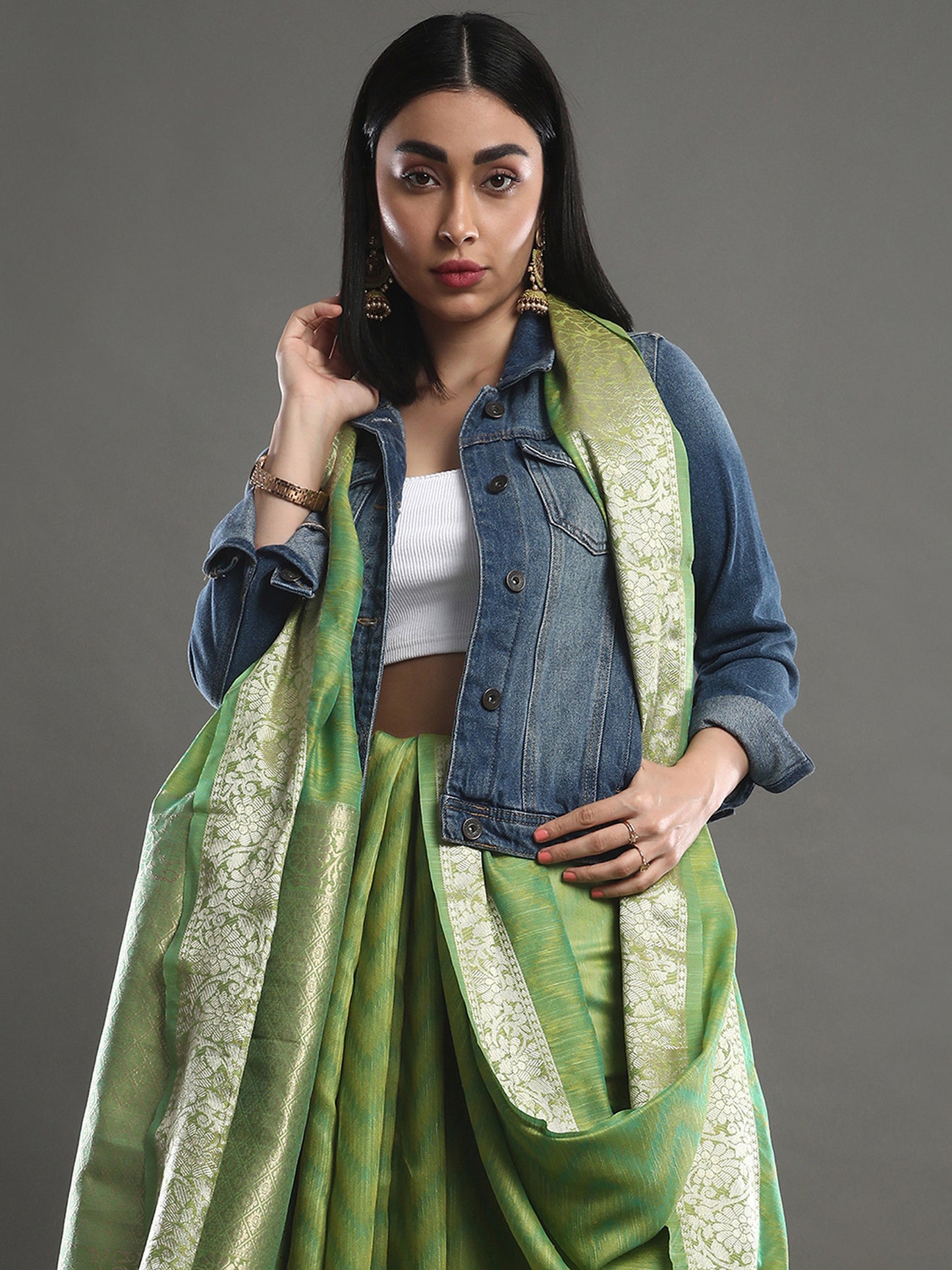 Women's Cotton Silk Green Woven Design Designer Saree With Blouse Piece