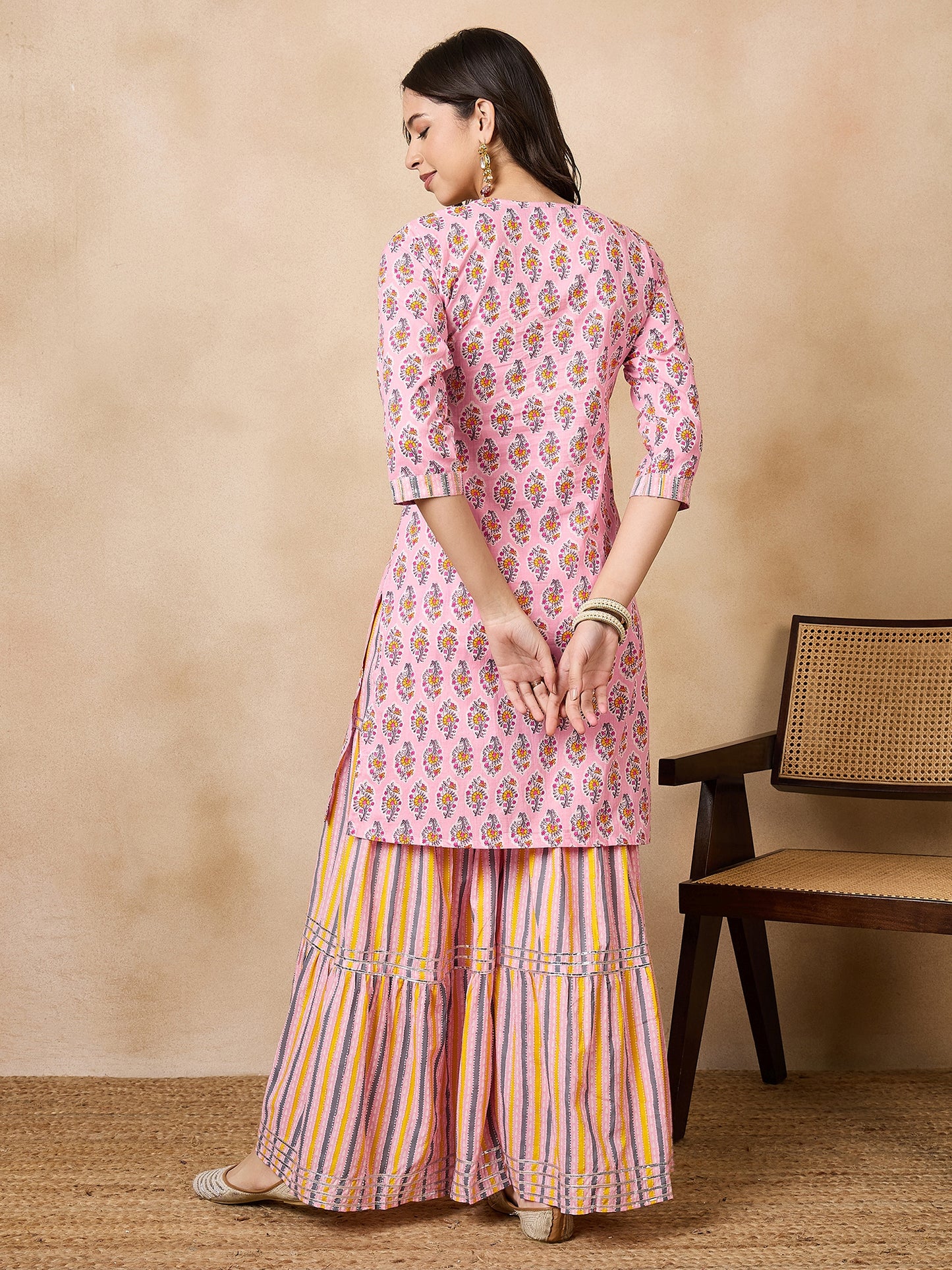 Dhiyona RV Women's Pure Cotton Straight Side Slit Kurta Set