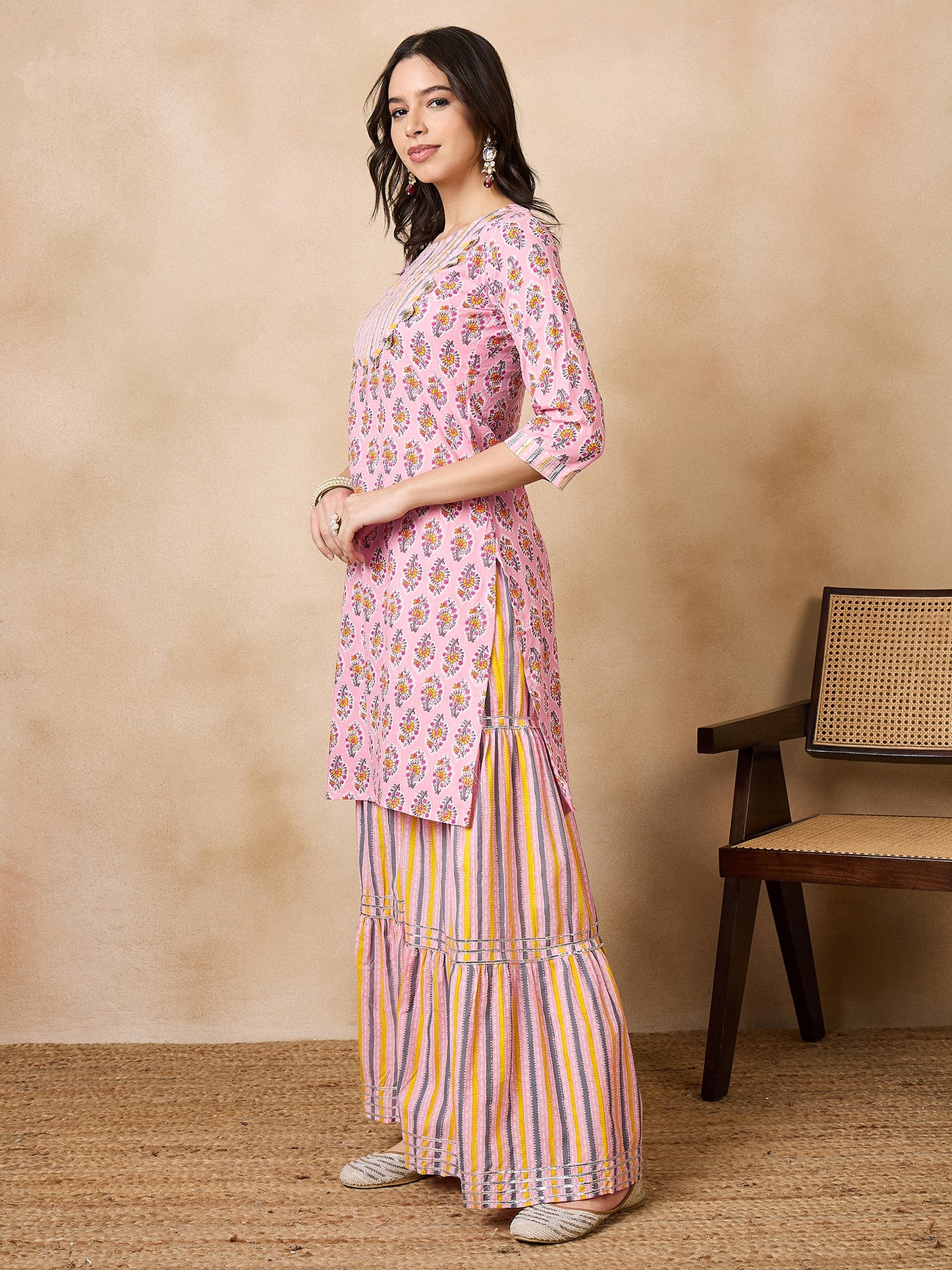 Dhiyona RV Women's Pure Cotton Straight Side Slit Kurta Set