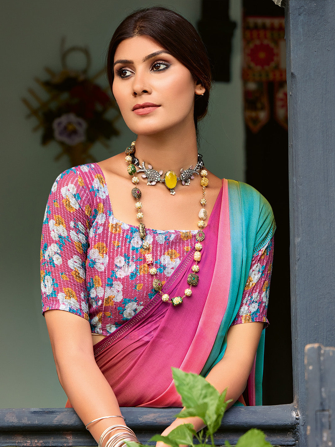 Women's Chiffon Pink Embellished Celebrity Saree With Blouse Piece