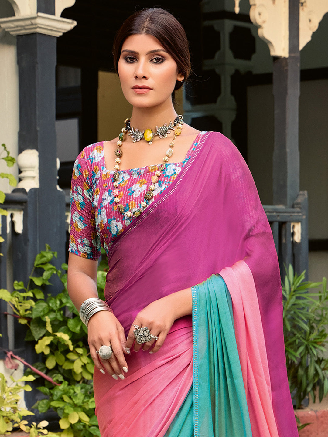 Women's Chiffon Pink Embellished Celebrity Saree With Blouse Piece