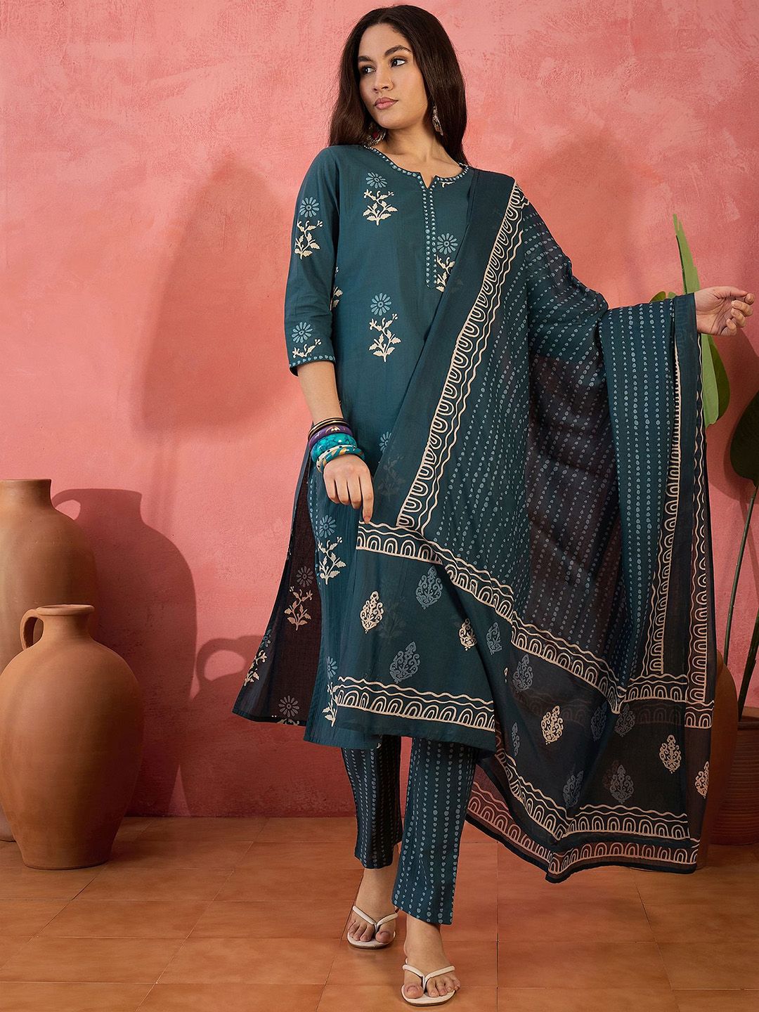 Dhiyona SN Women's Floral Printed Straight Kurta & Trousers With Dupatta