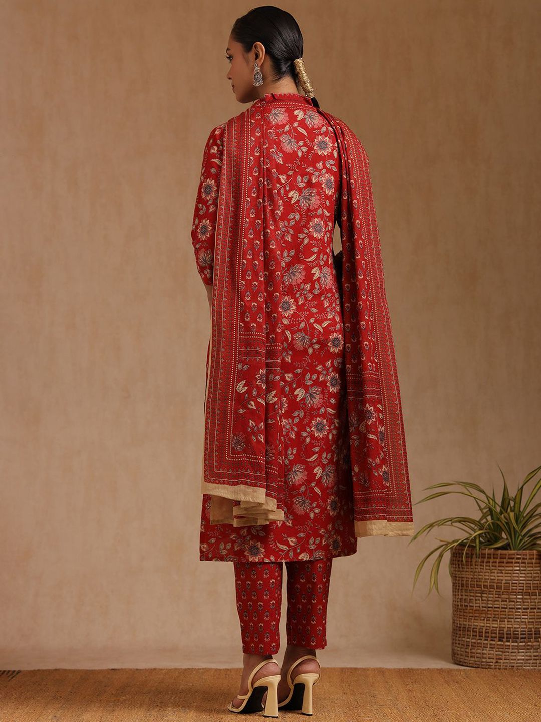 Dhiyona SO Women's Floral Printed Sequinned Straight Kurta with Trouser & Dupatta