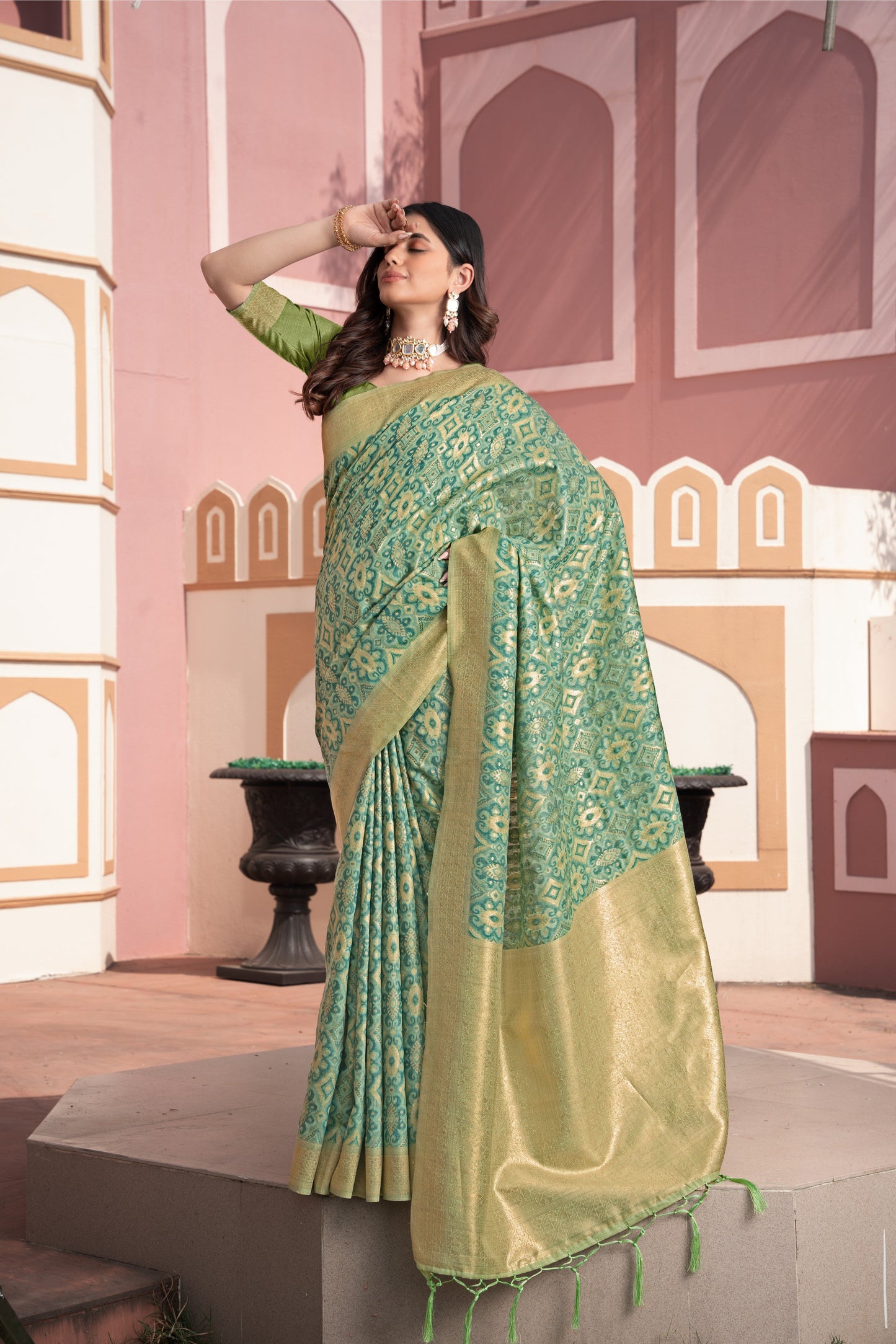 Dhiyona GR Women's Avika Green Cotton Ikat Silk Saree