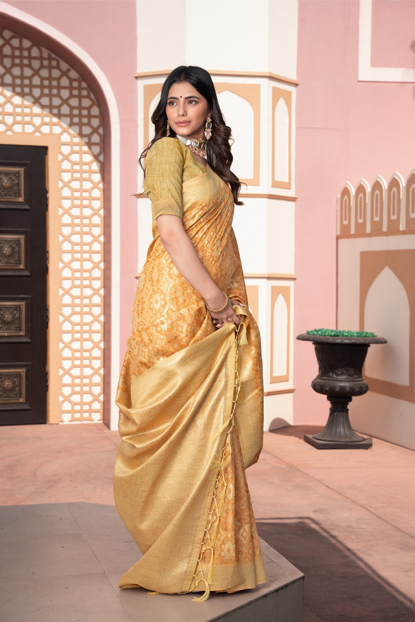 Dhiyona GR Women's Avika Yellow Cotton Ikat Silk Saree