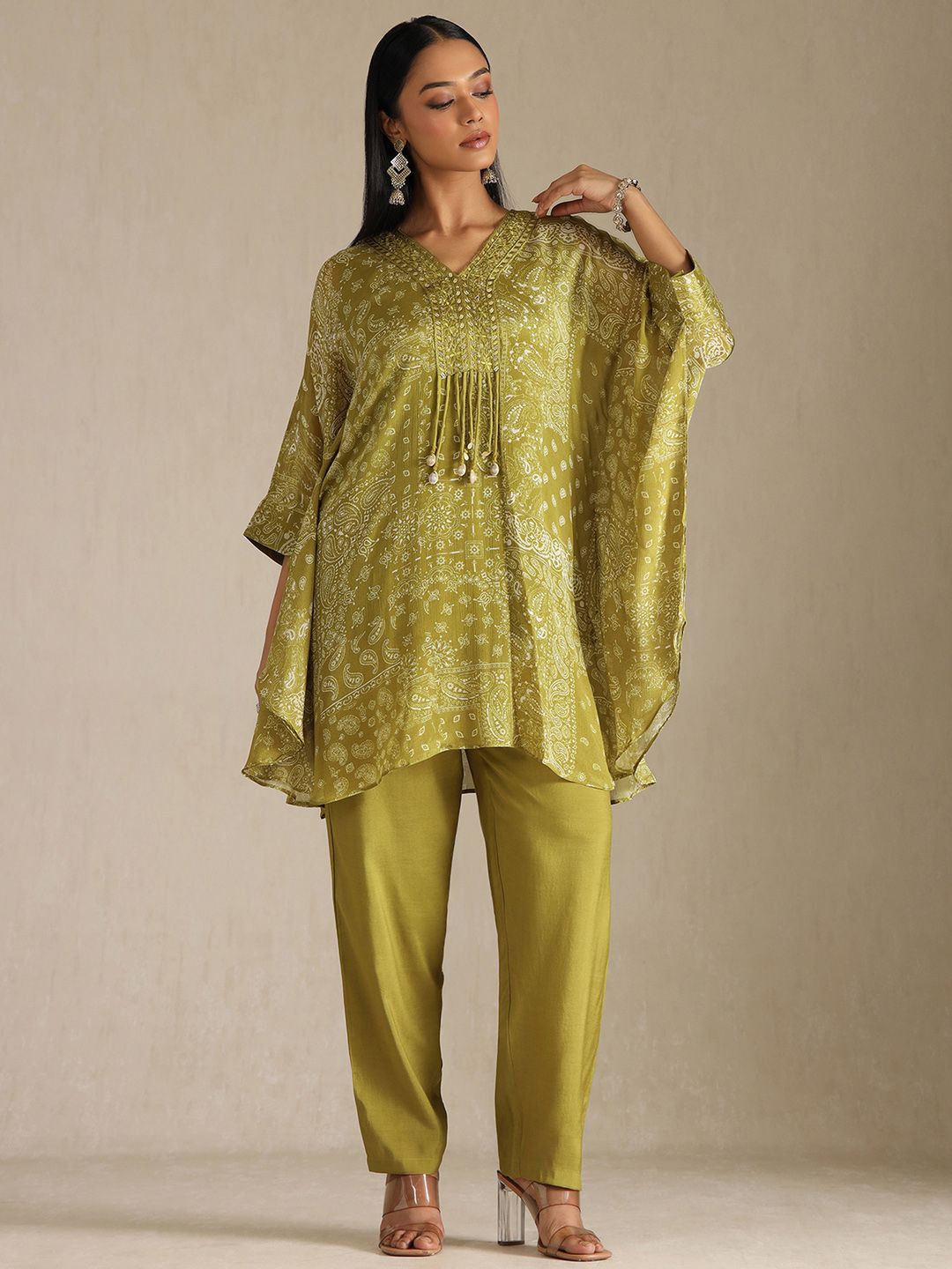 Dhiyona SO Women's Women Paisely Printed Regular Sequinned Kurta with Trousers