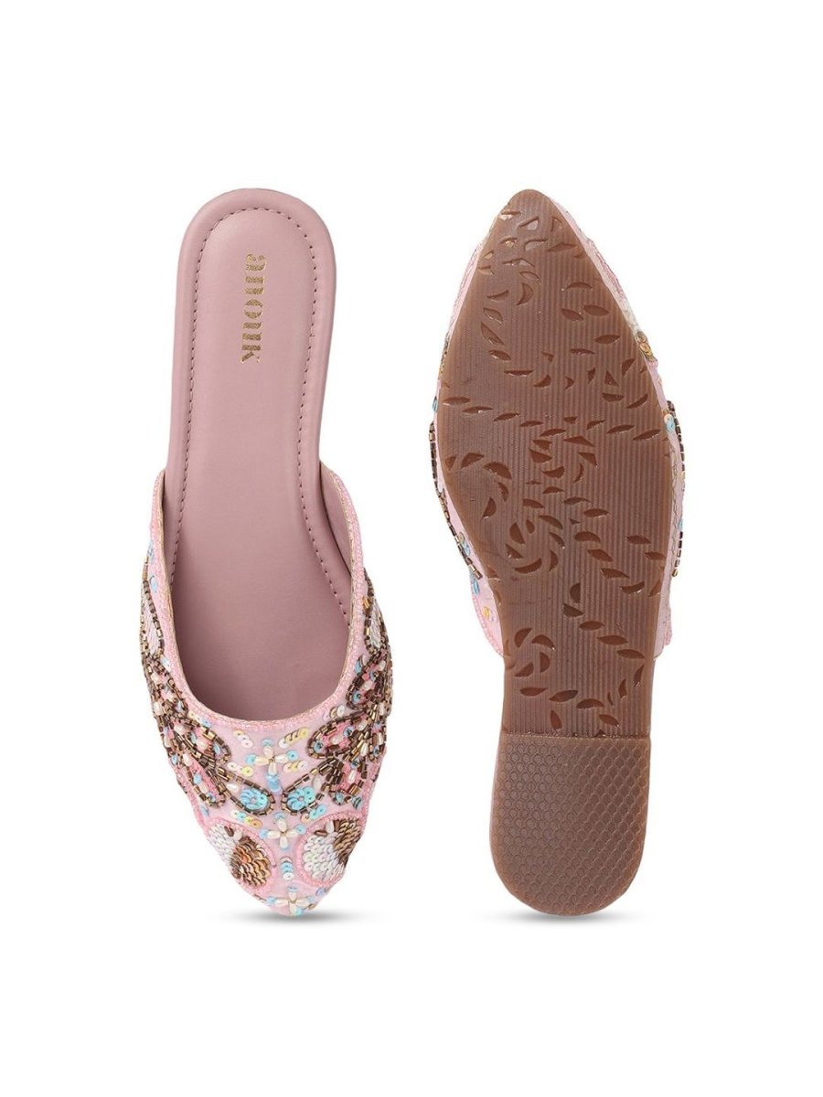 Dhiyona AK Women Embellished Ethnic Ballerinas Flats