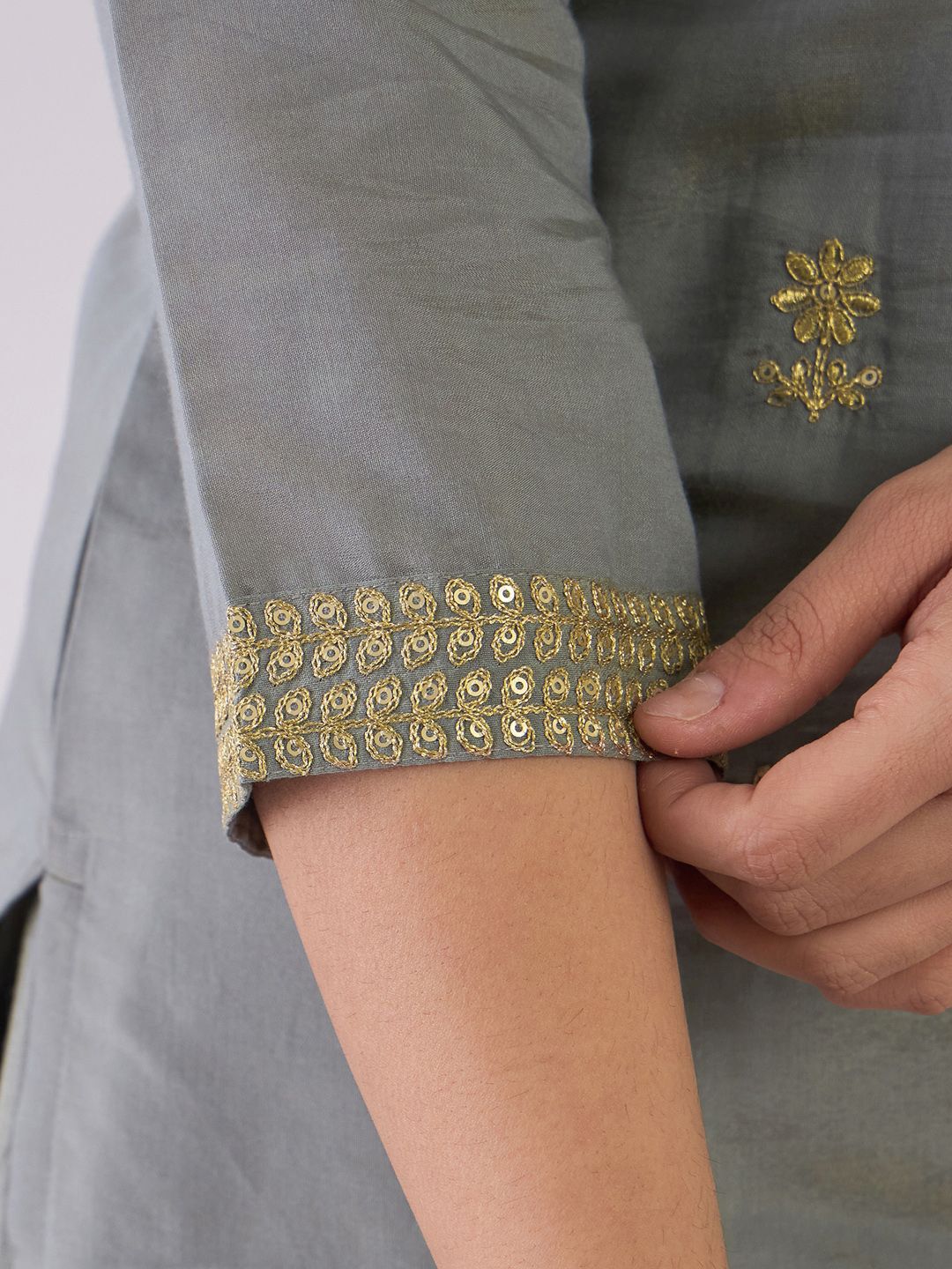 Floral Embroidered Zari Straight Kurta with Trousers & With Dupatta