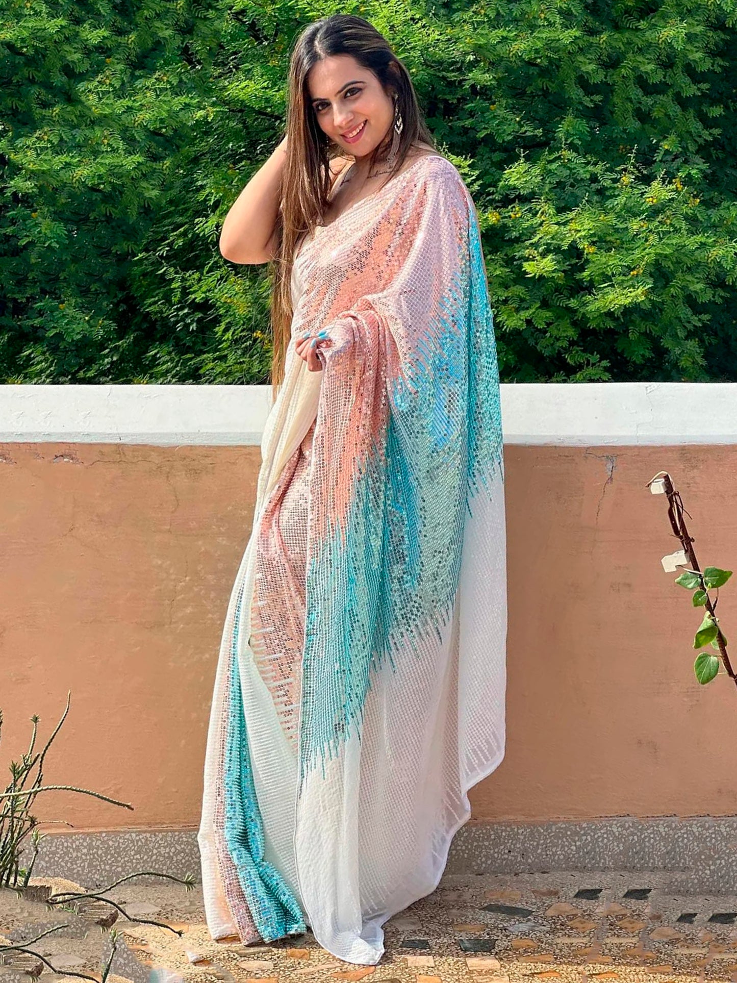 Women's Georgette White Embellished Designer Saree With Blouse Piece