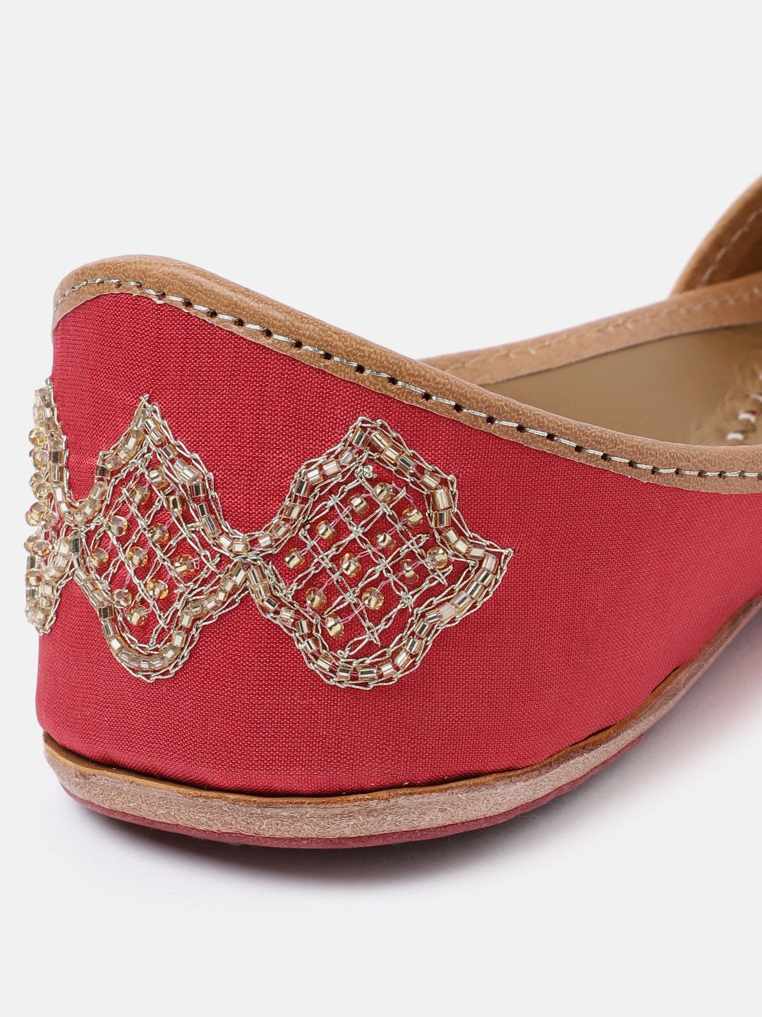 Dhiyona HOP Women Embellished Ethnic Mojaris