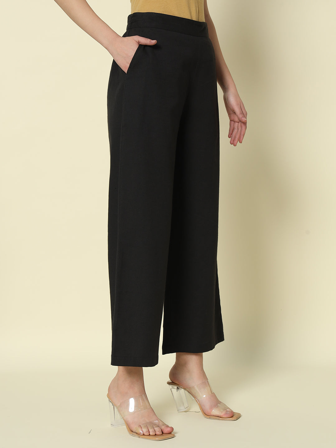 Dhiyona FL Women's Black Cotton Solid Palazzo