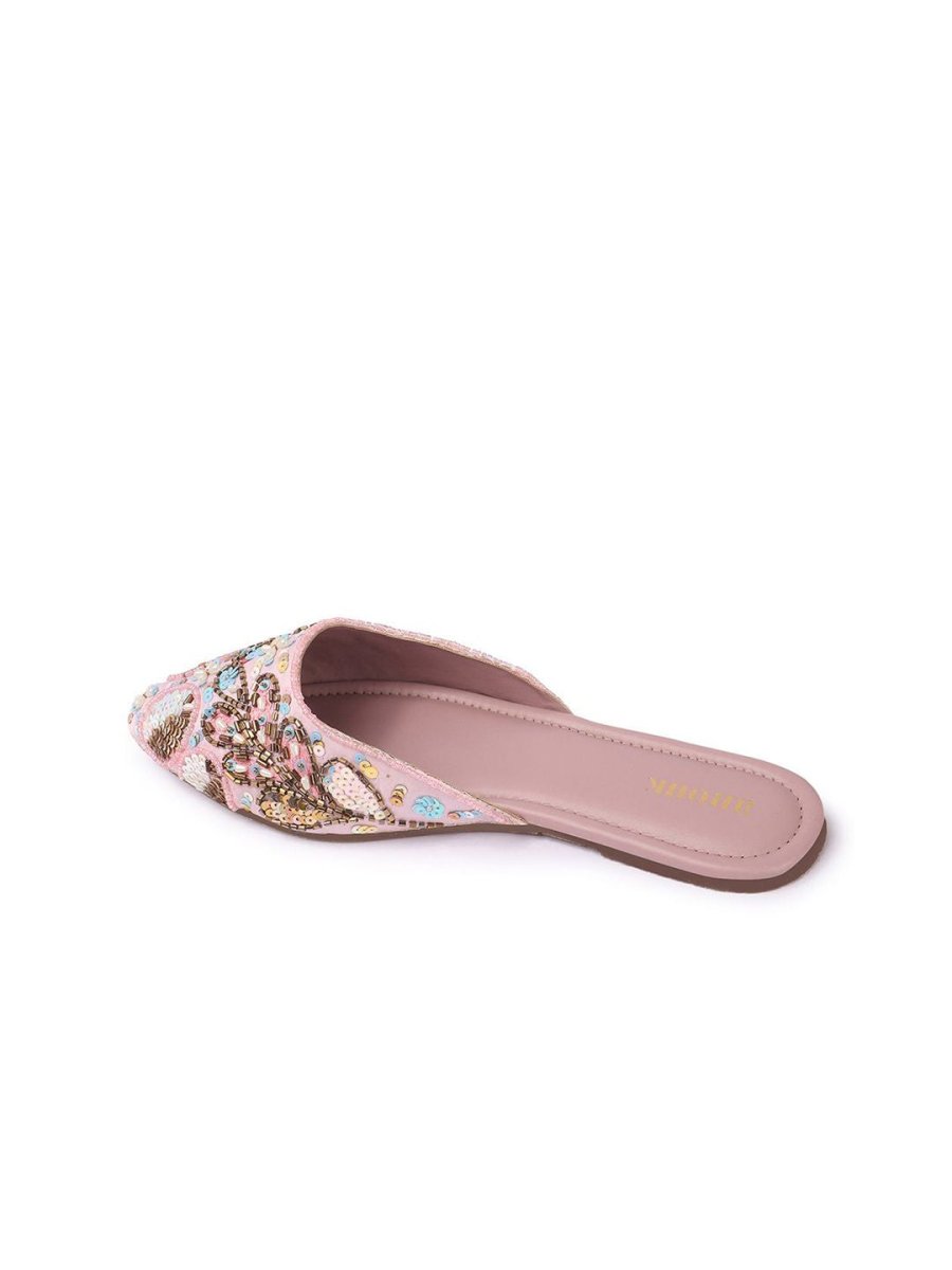 Dhiyona AK Women Embellished Ethnic Ballerinas Flats