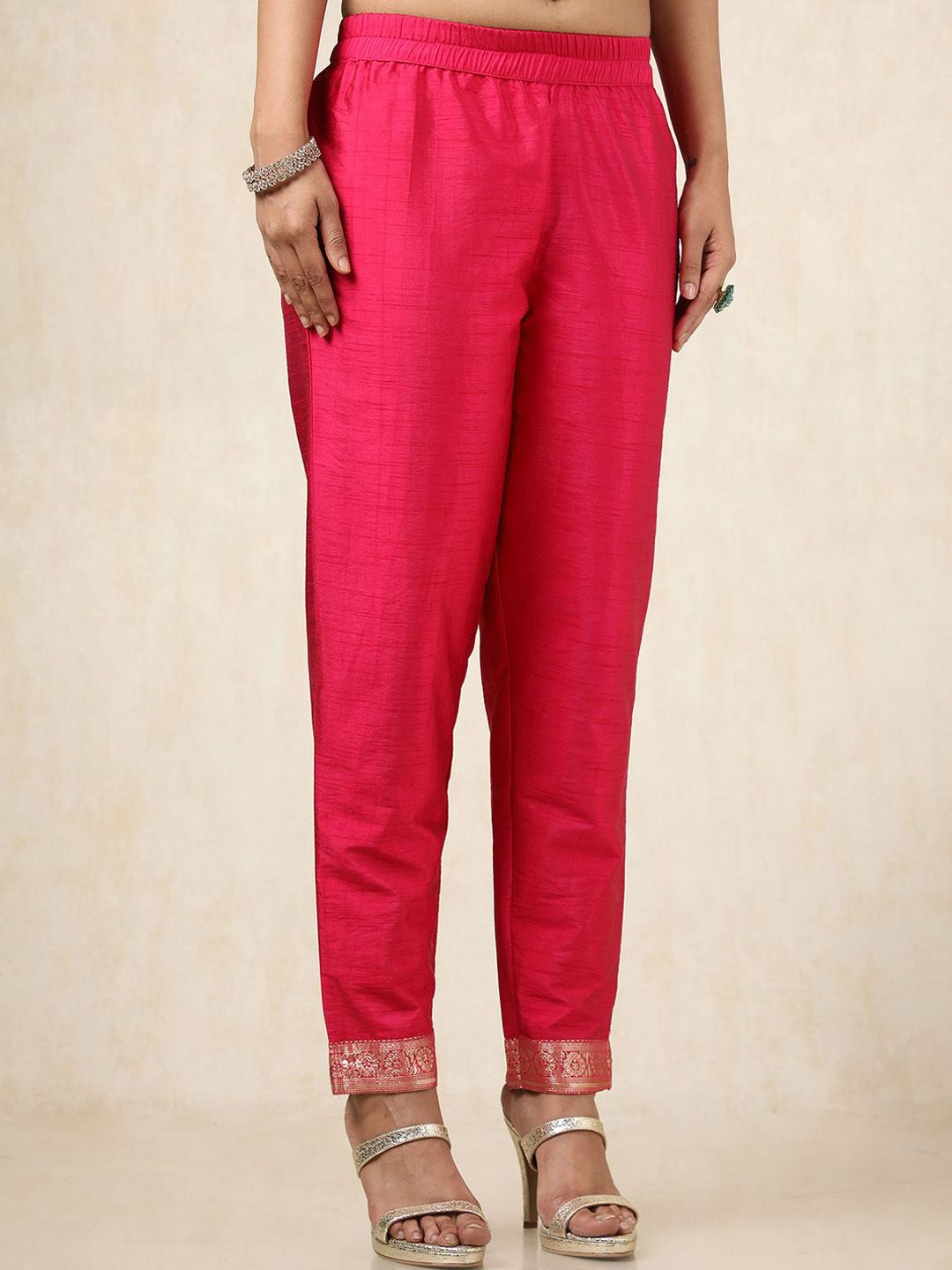 Dhiyona SO Women's Bandhani Printed Thread Work A-Line Kurta With Trousers And Dupatta
