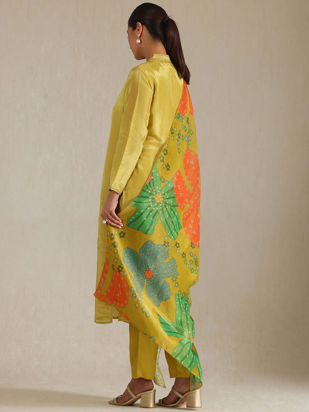 Dhiyona SO Women's Floral Printed Thread Work Mandarin Collar Straight Kurta With Trousers & Dupatta