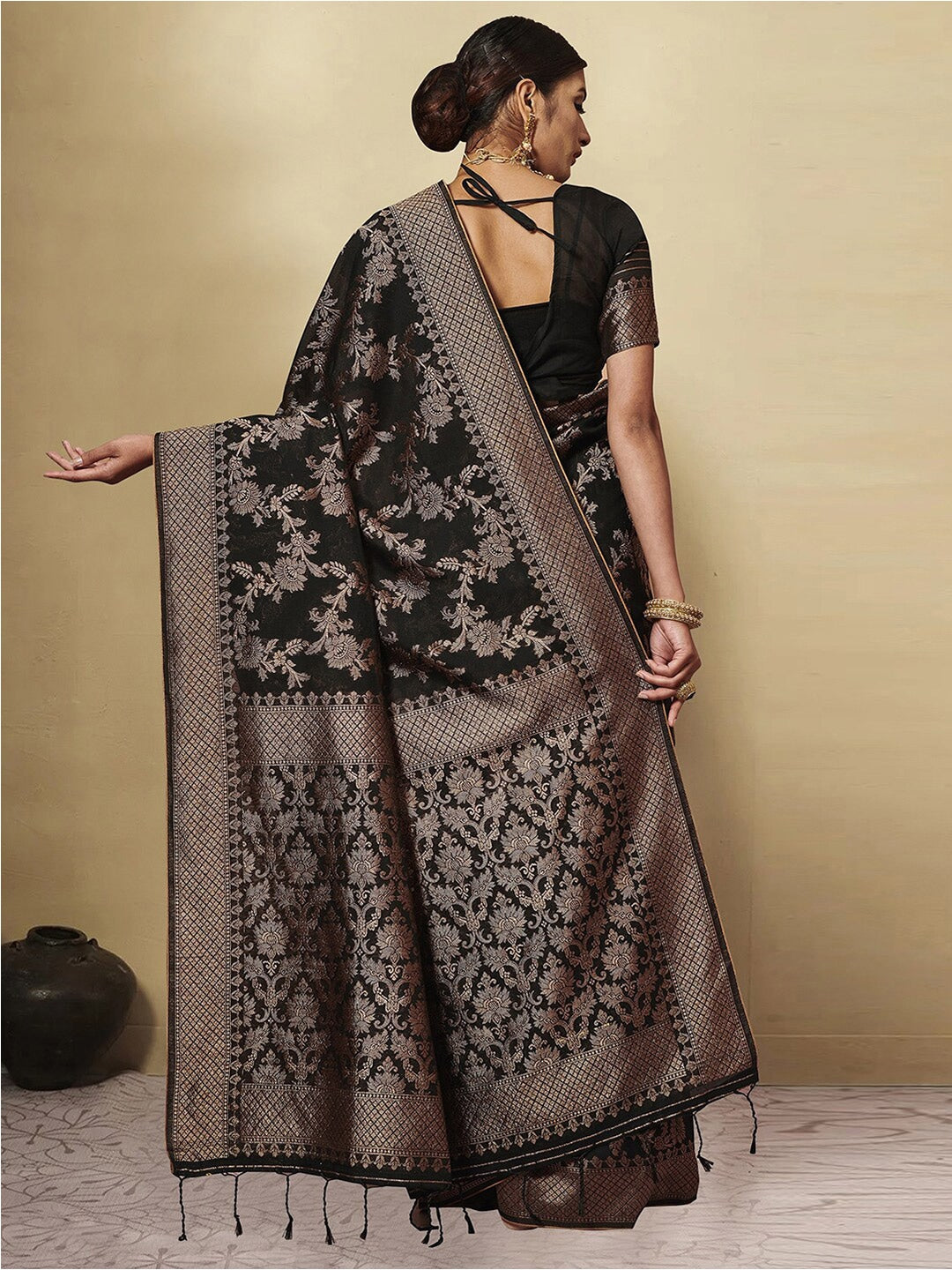 Dhiyona GR Women's Black Berry Rich Black Zari Woven Design Cotton Blend Saree