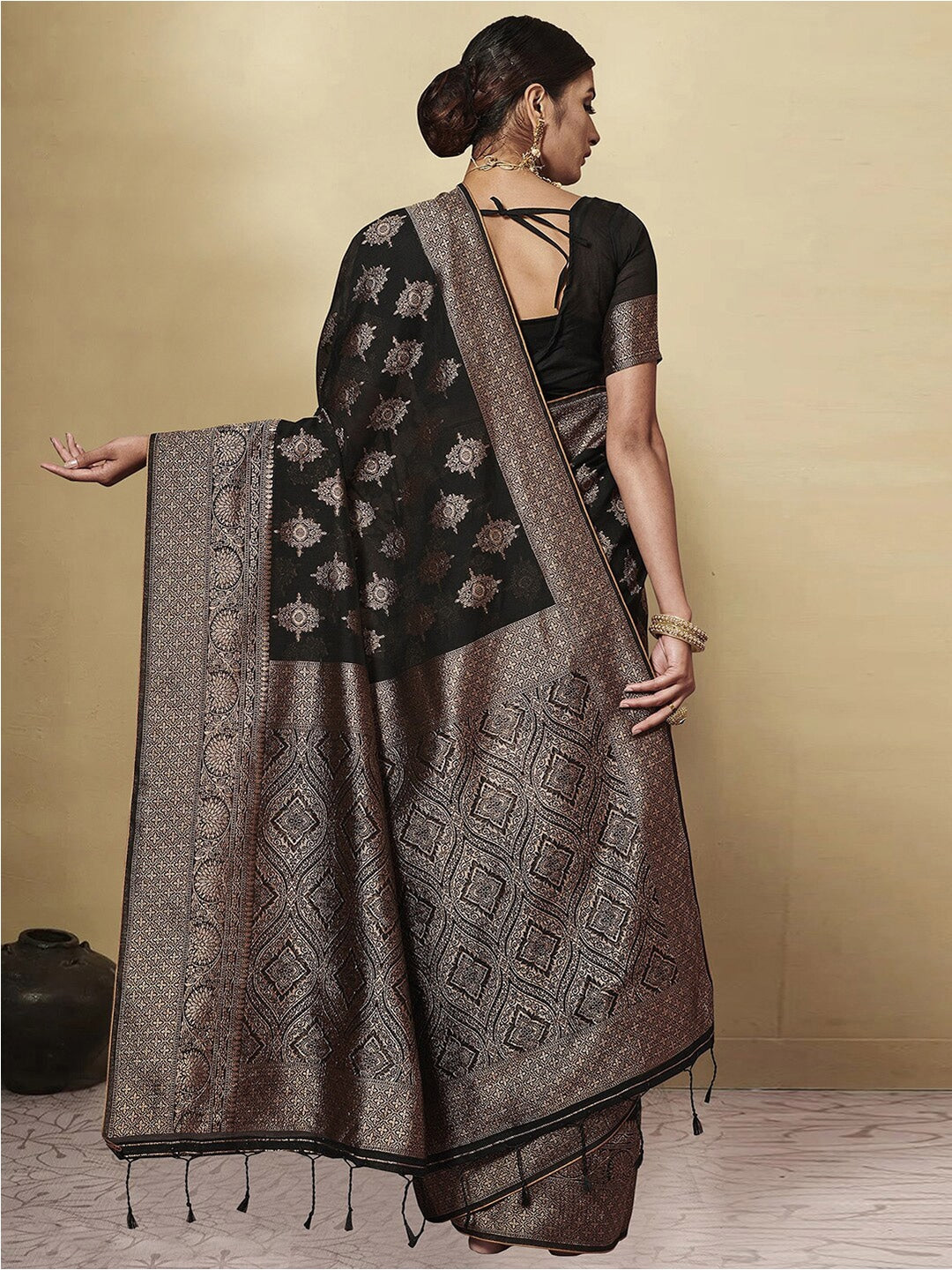 Dhiyona GR Women's GJ Black Berry Pebble Black Zari Woven Design Cotton Blend Saree