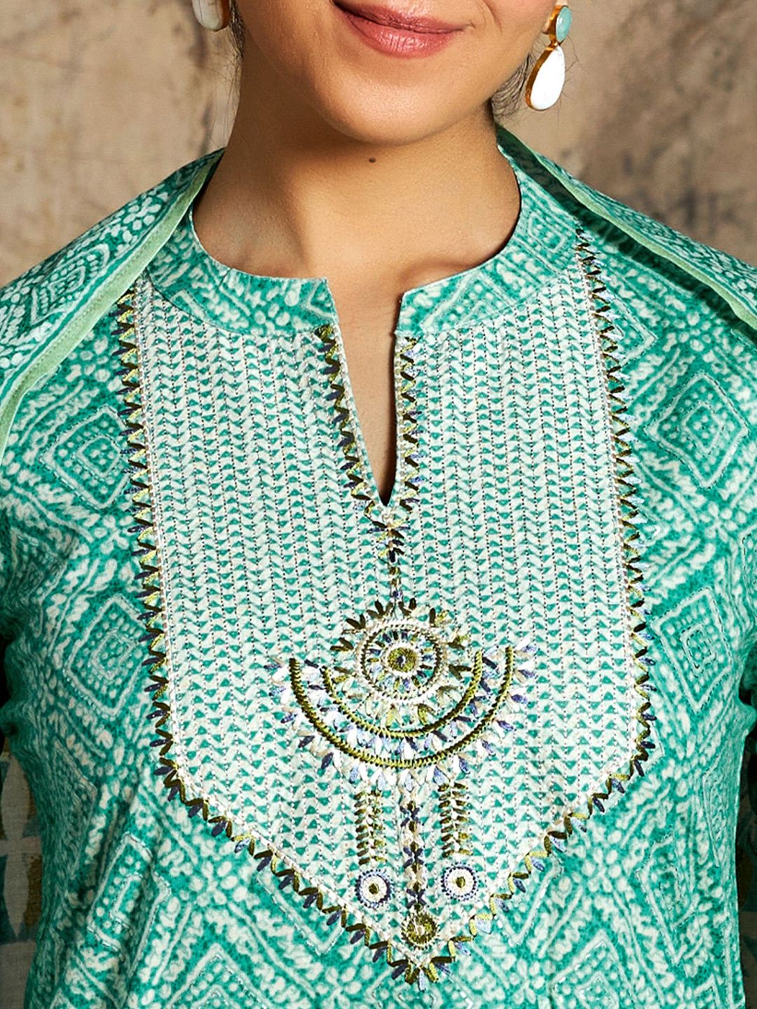 Dhiyona WP Women Ethnic Motifs Beads & Stones Pure Cotton Kurta & Trouser & Dupatta