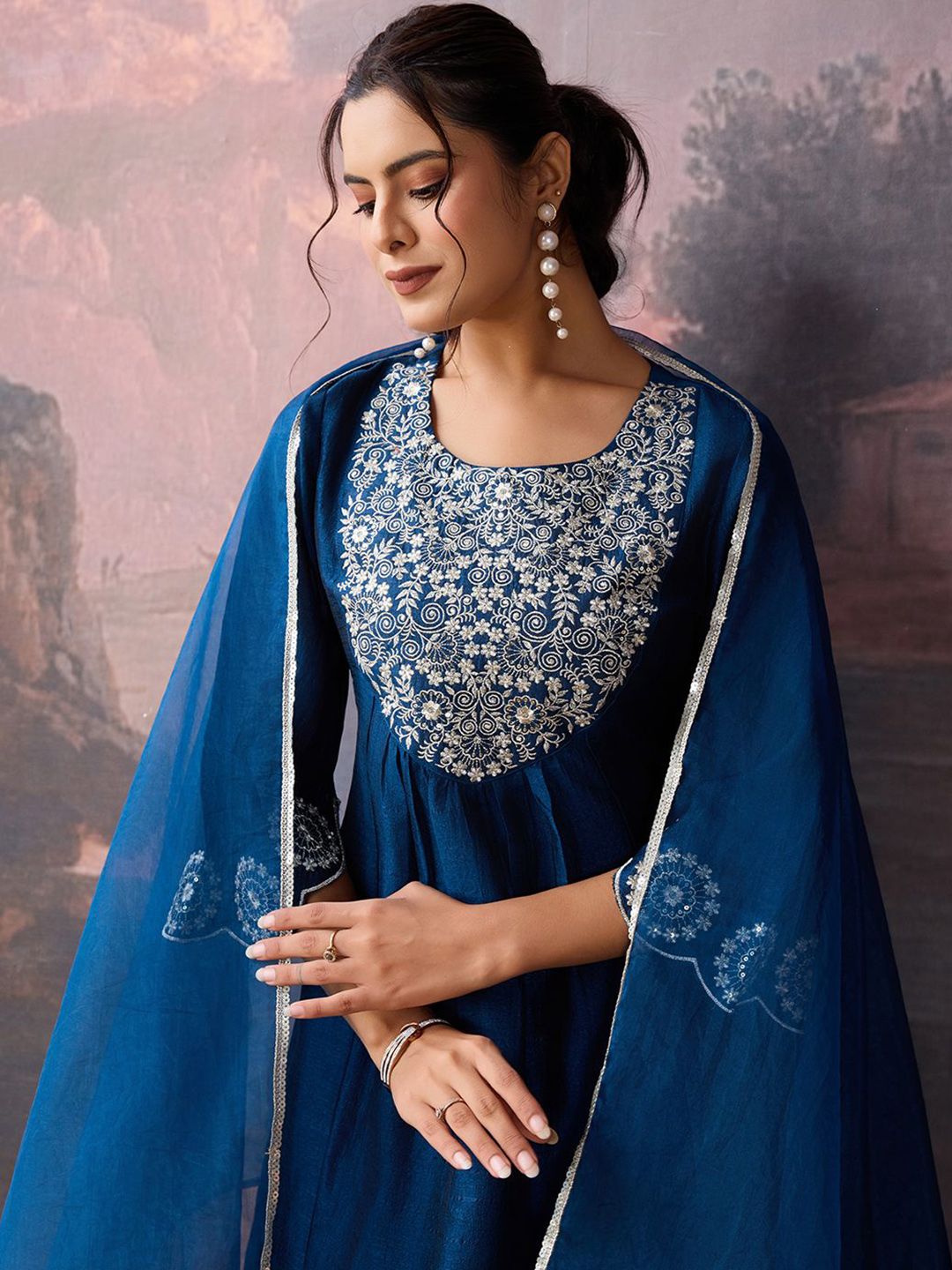 Dhiyona PD Women Embroidered Kurta & Trouser With Dupatta