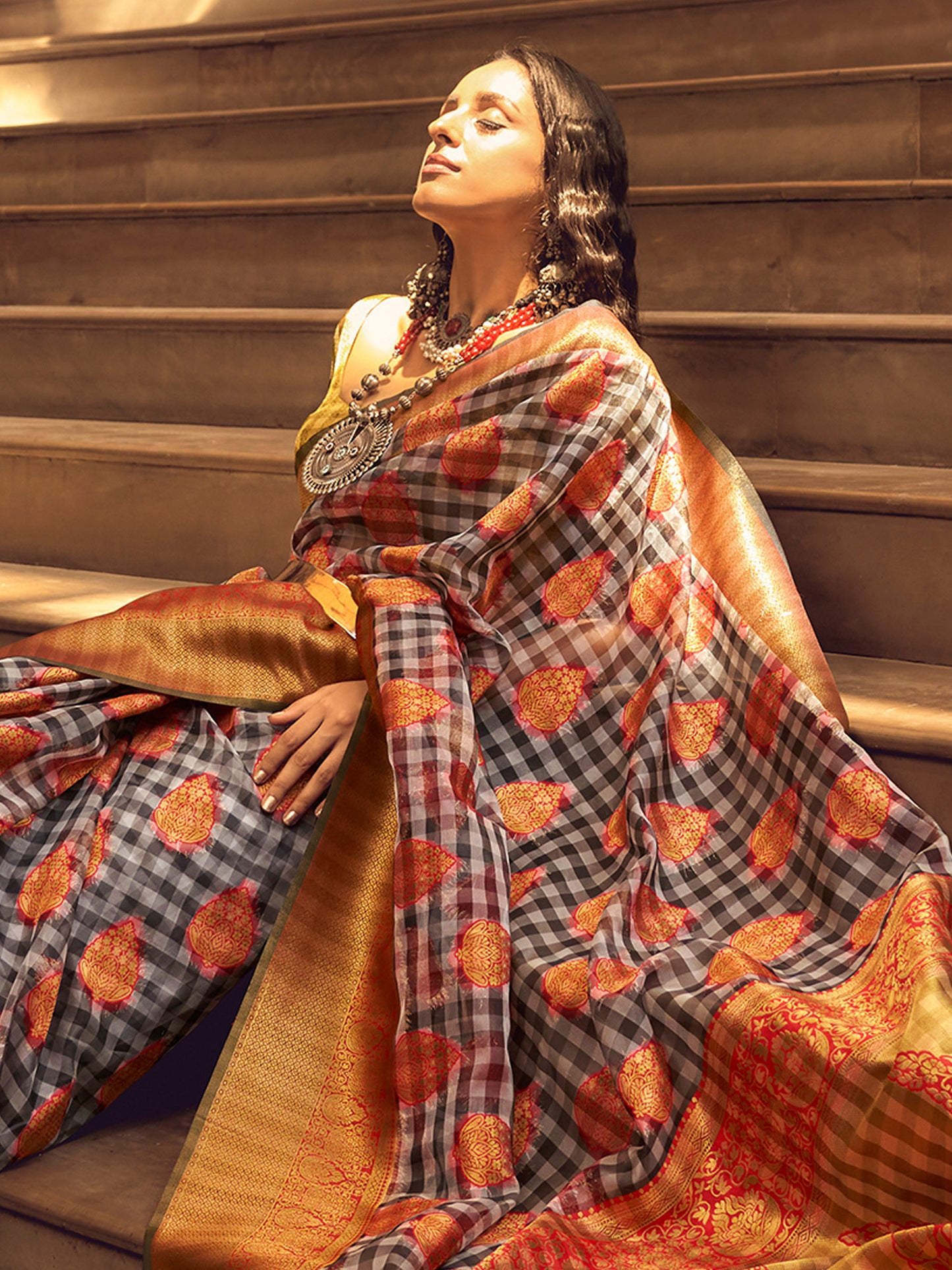 Women's Organza Grey Woven Design Designer Saree With Blouse Piece