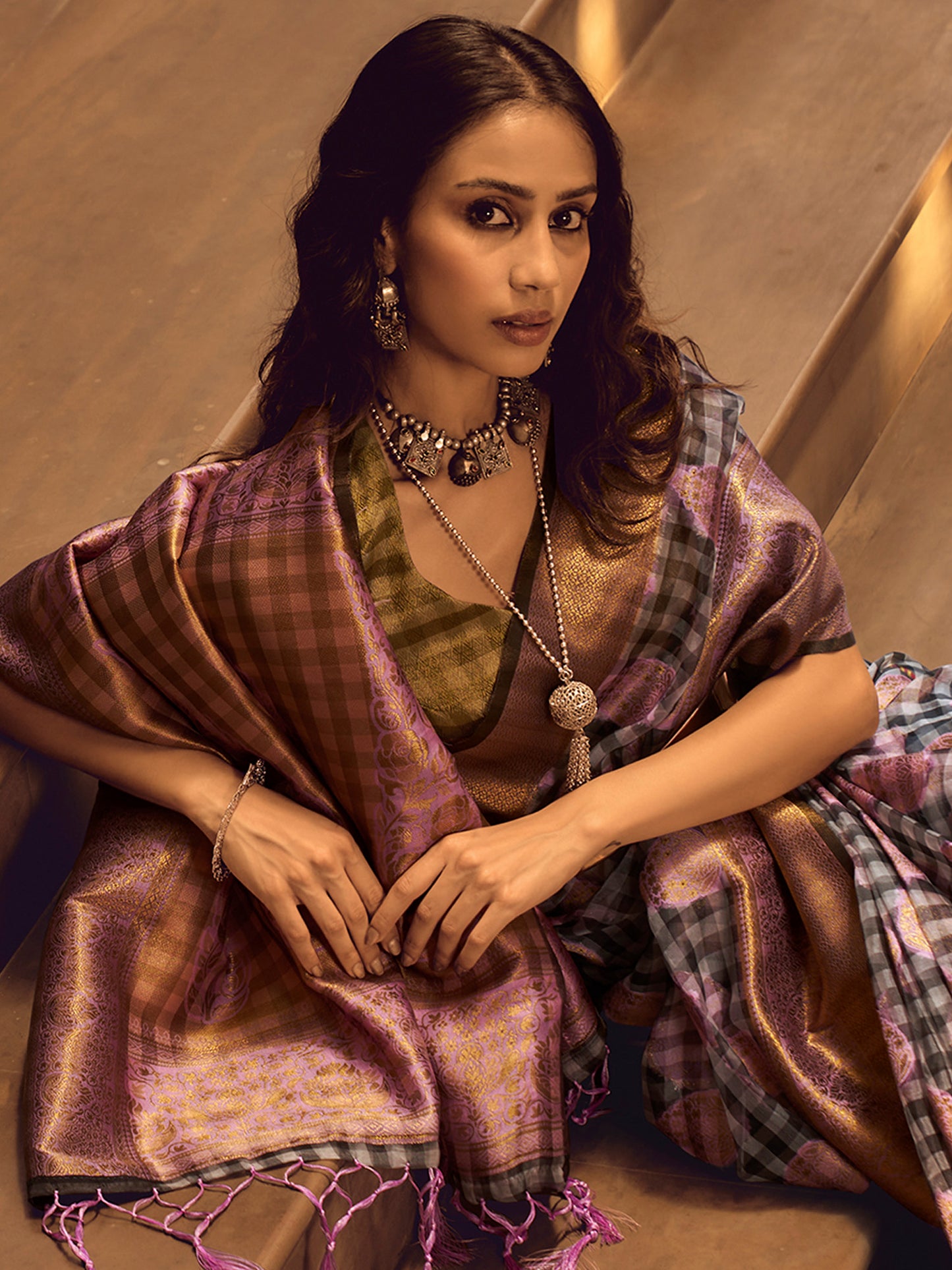 Women's Organza Grey Woven Design Designer Saree With Blouse Piece