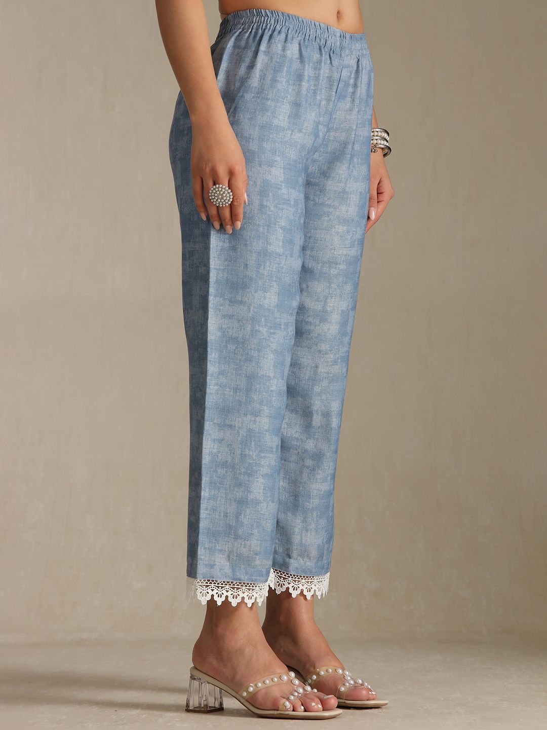 Dhiyona SO Women's Women Floral Printed Linen Kurta with Trousers & Dupatta
