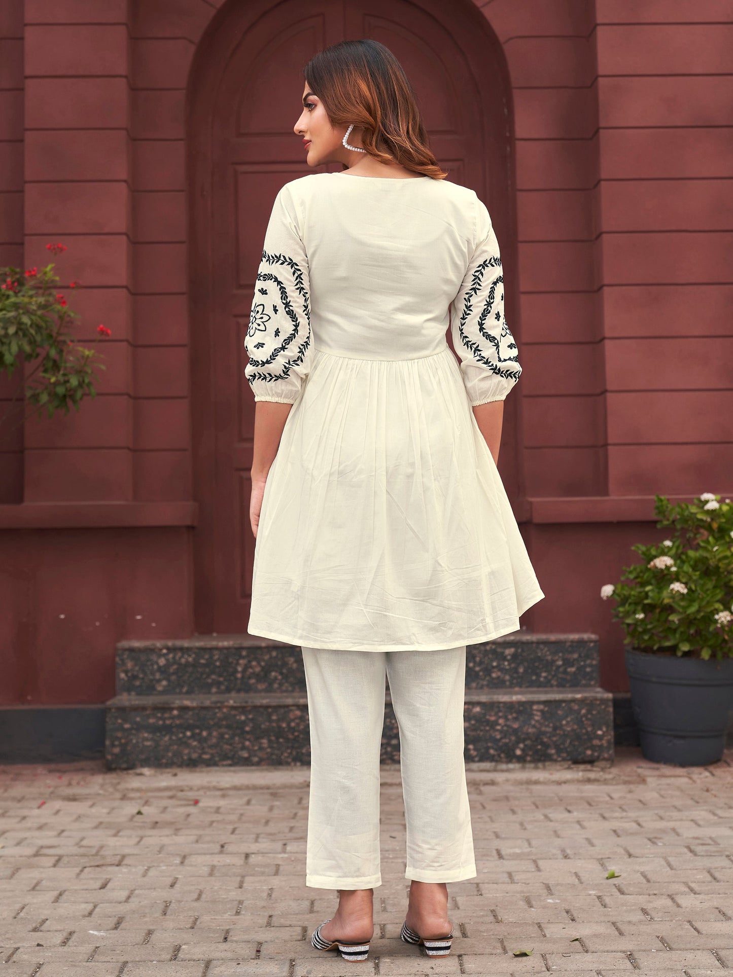 Dhiyona TI Women's Women's Off White Embroidered A Line Fit Kurta with Pant