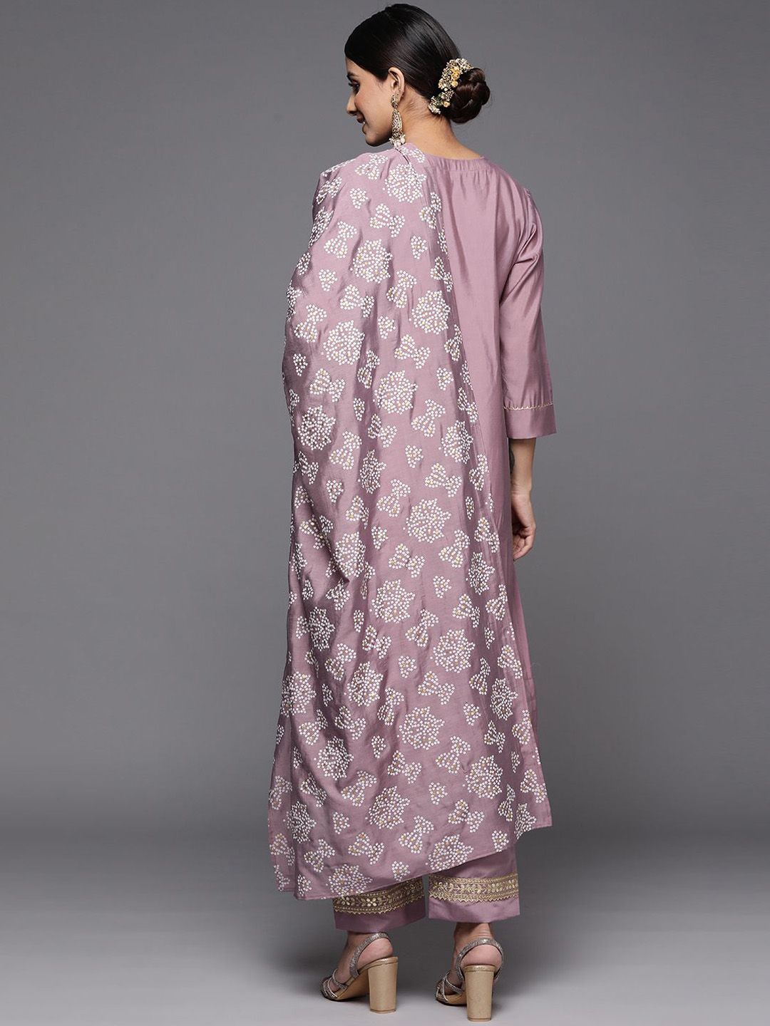 Dhiyona VA Women'sEthnic Motifs Yoke Design Regular Sequinned Kurta with Trousers & With Dupatta