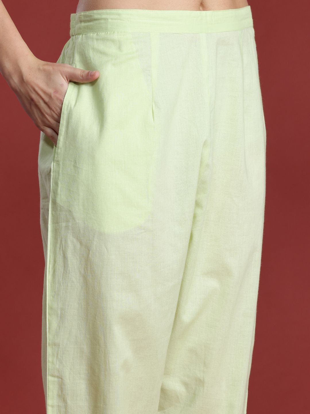 Women Floral Embroidered Empire Thread Work Pure Cotton Kurta with Trousers & With Dupatta