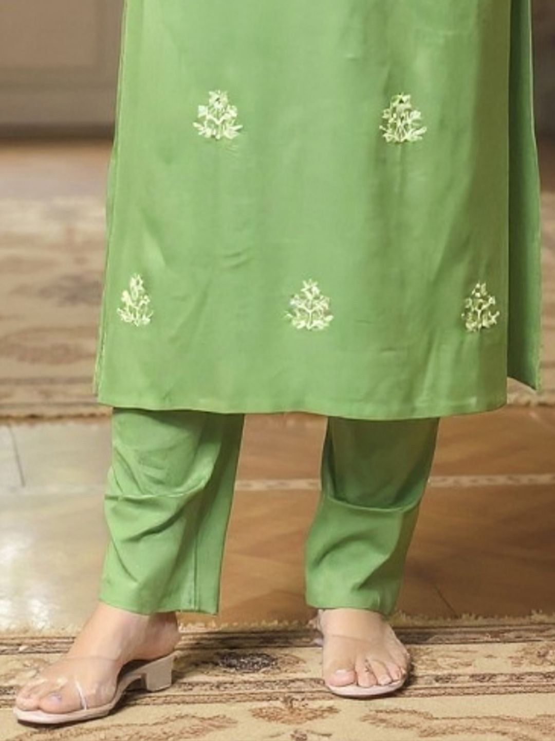Women Ethnic Motifs Embroidered Kurta with Trousers