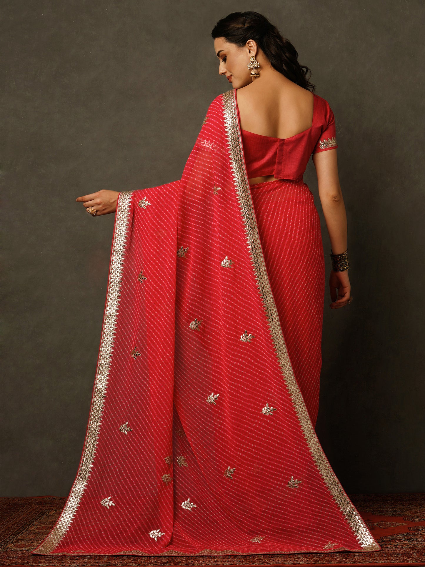 Women's Georgette Pink Embellished Celebrity Saree With Blouse Piece