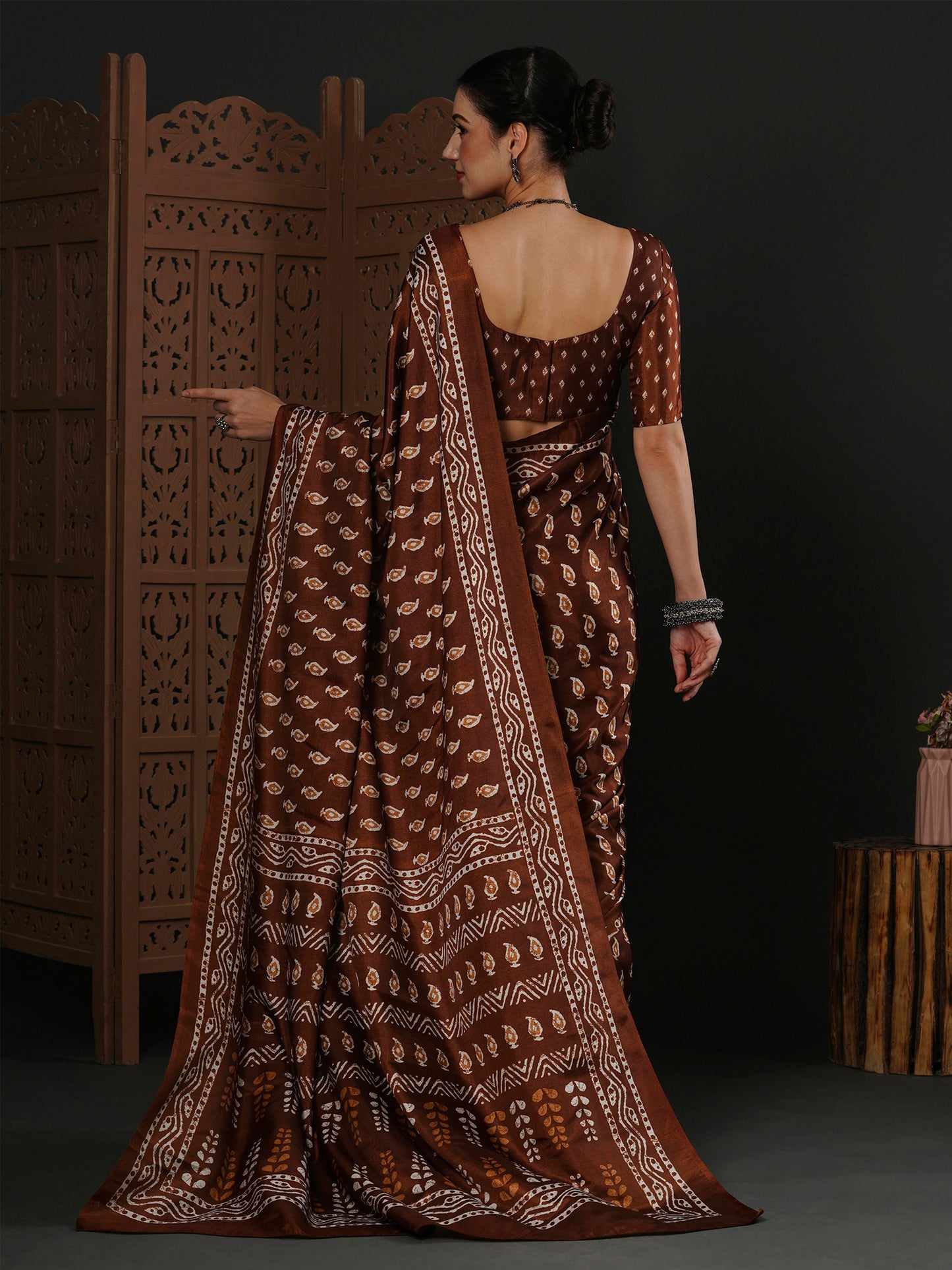 Women's Dola Silk Brown Printed Designer Saree With Blouse Piece