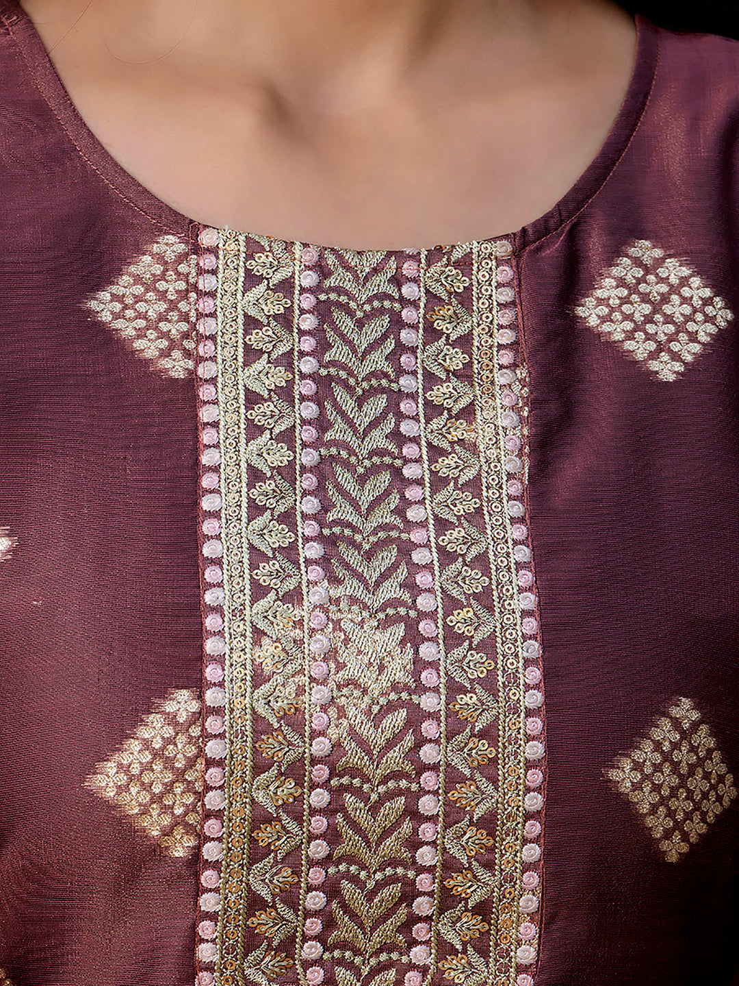 Dhiyona VV Women's Embroidered Silk Blend Straight Kurta