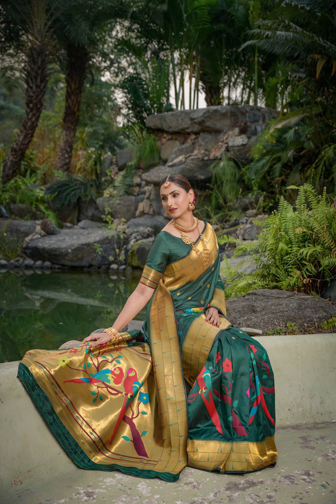 Dhiyona GR Women's Muniya Bottle Green Zari Paithani Silk Saree
