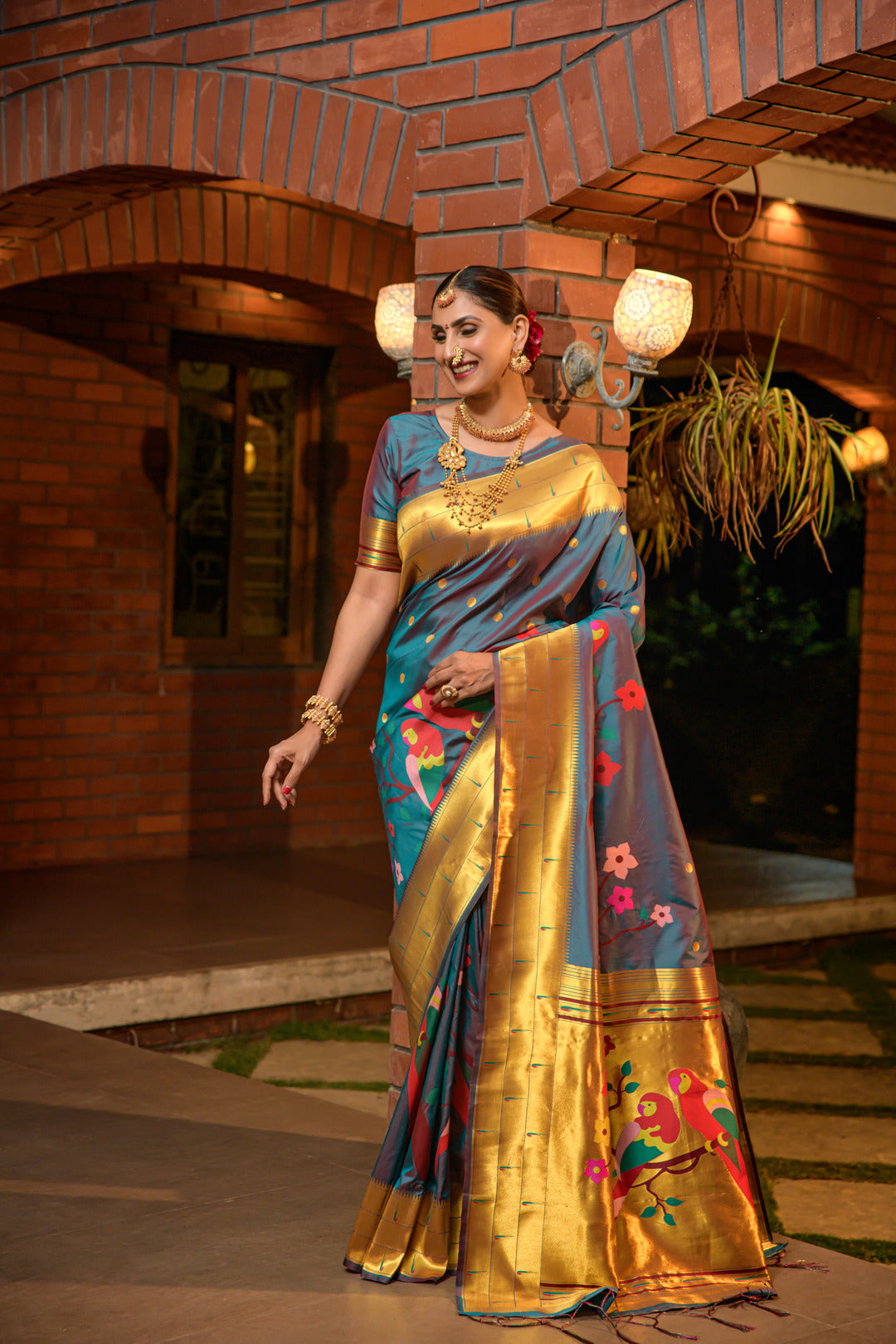 Dhiyona GR Women's Muniya Cyan Blue Zari Paithani Silk Saree