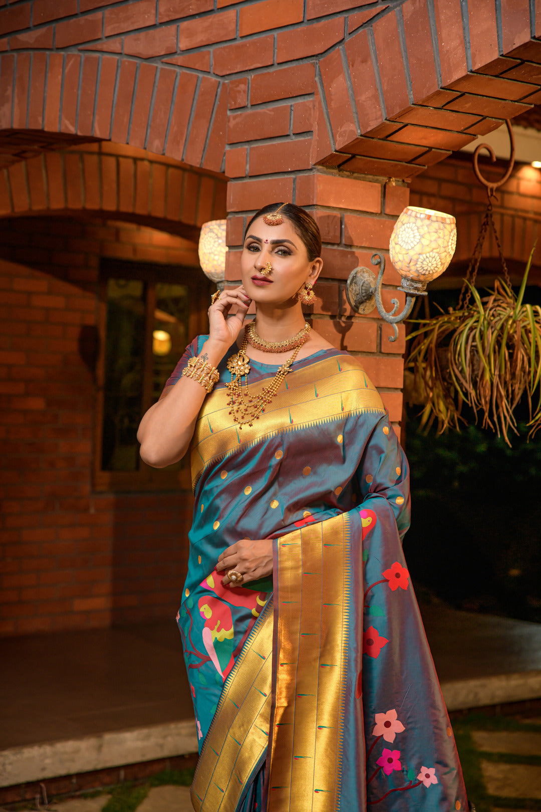 Dhiyona GR Women's Muniya Cyan Blue Zari Paithani Silk Saree