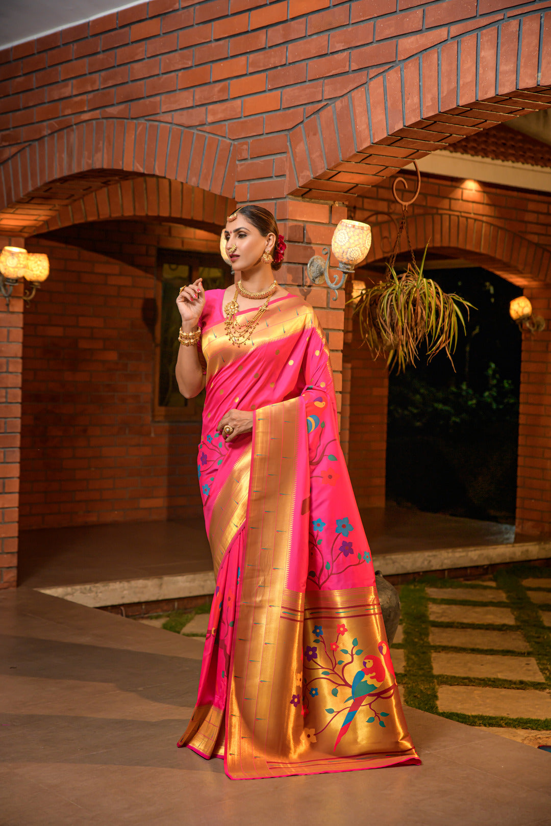 Dhiyona GR Women's Muniya Pink Zari Paithani Silk Saree