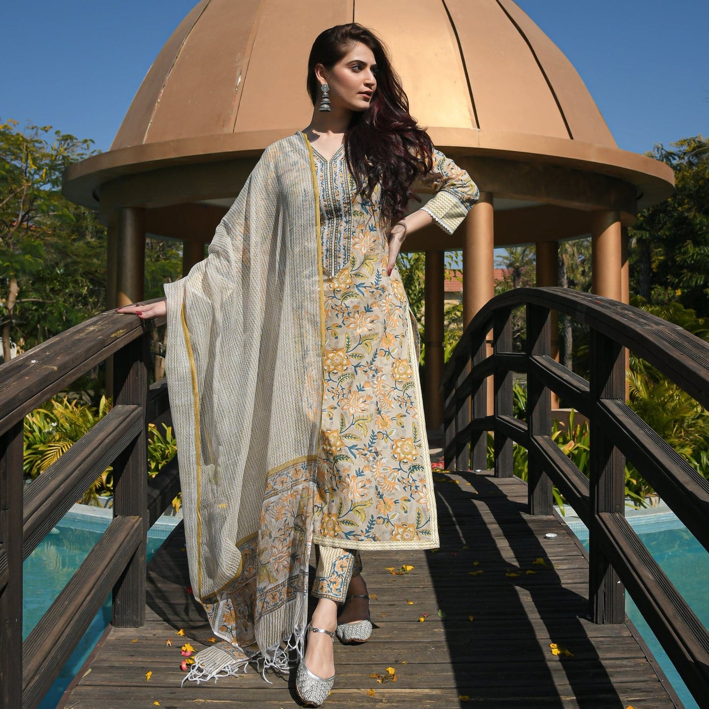 Women Yellow Printed Viscose Rayon Kurta, Pant And Dupatta Set