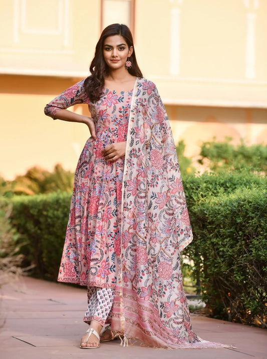 Women Pink Printed Viscose Rayon Kurta And Pant Set